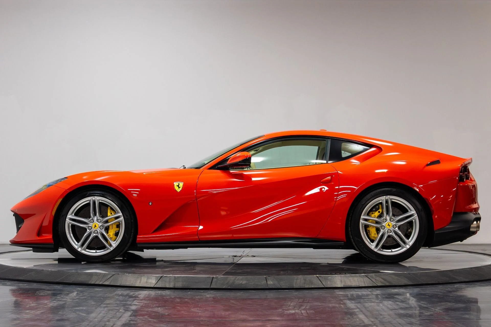 mph031_1466930464_Used_2018_Ferrari_812_Superfast_1763480061_b8833865b6