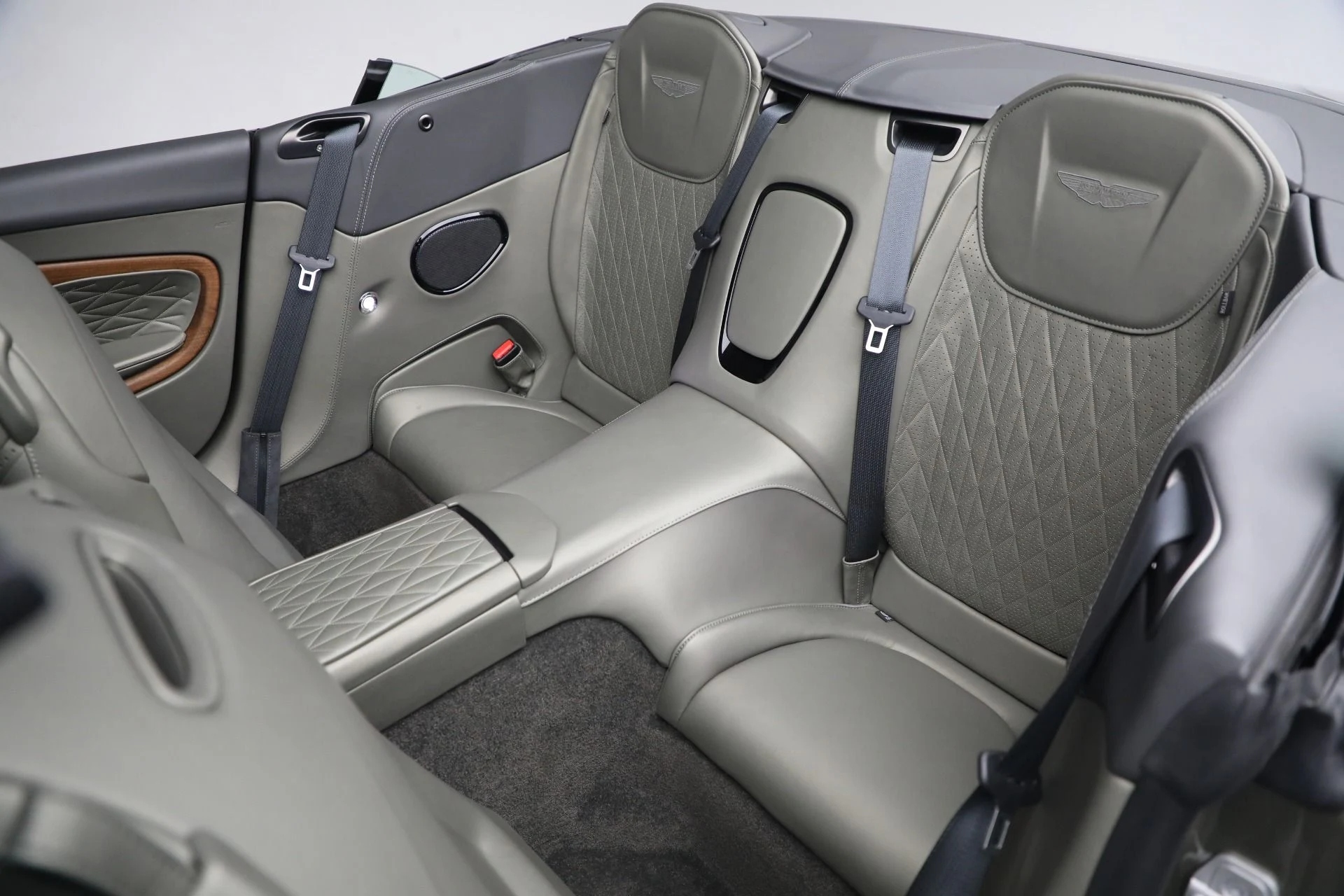 mph031_1468768668_New_2024_Aston_Martin_DB_12_Volante_440840cea6