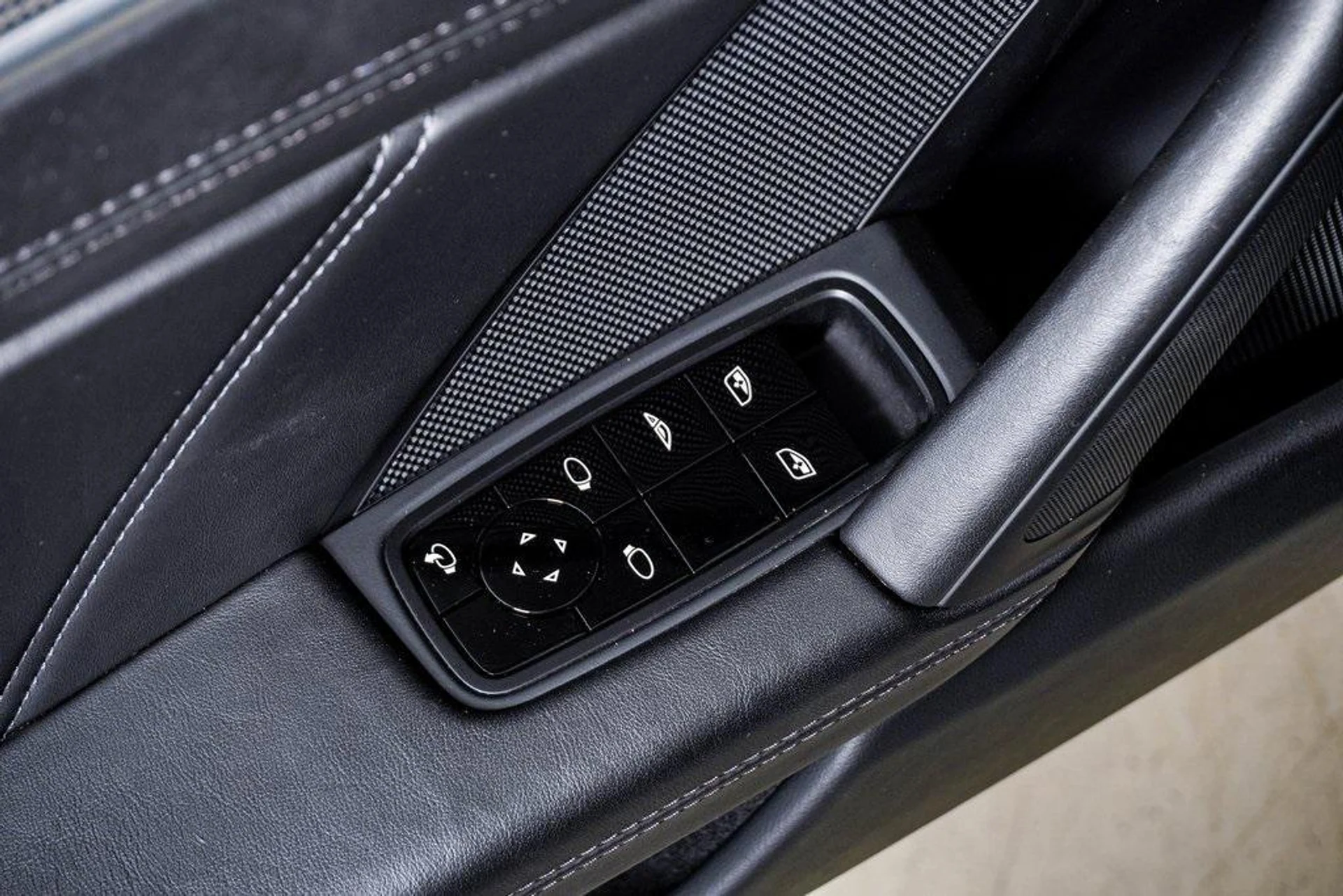 mph031_1478937367_u_K4_P7_Sbw_A_Fkk_Vp_GU_1nr_XYY_36f_Z8_20db0a9036