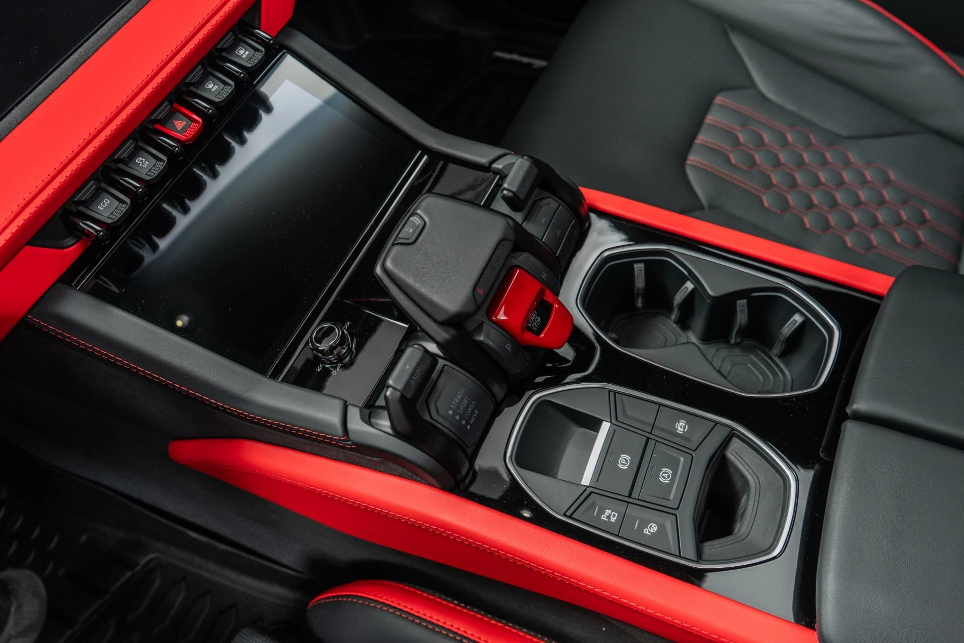 mph031_1486960420_Used_2025_Lamborghini_Urus_SE_Bang_and_Olufsen_Audio_Two_Tone_Interior_789_Horsepower_1773150487_6d3a167e95