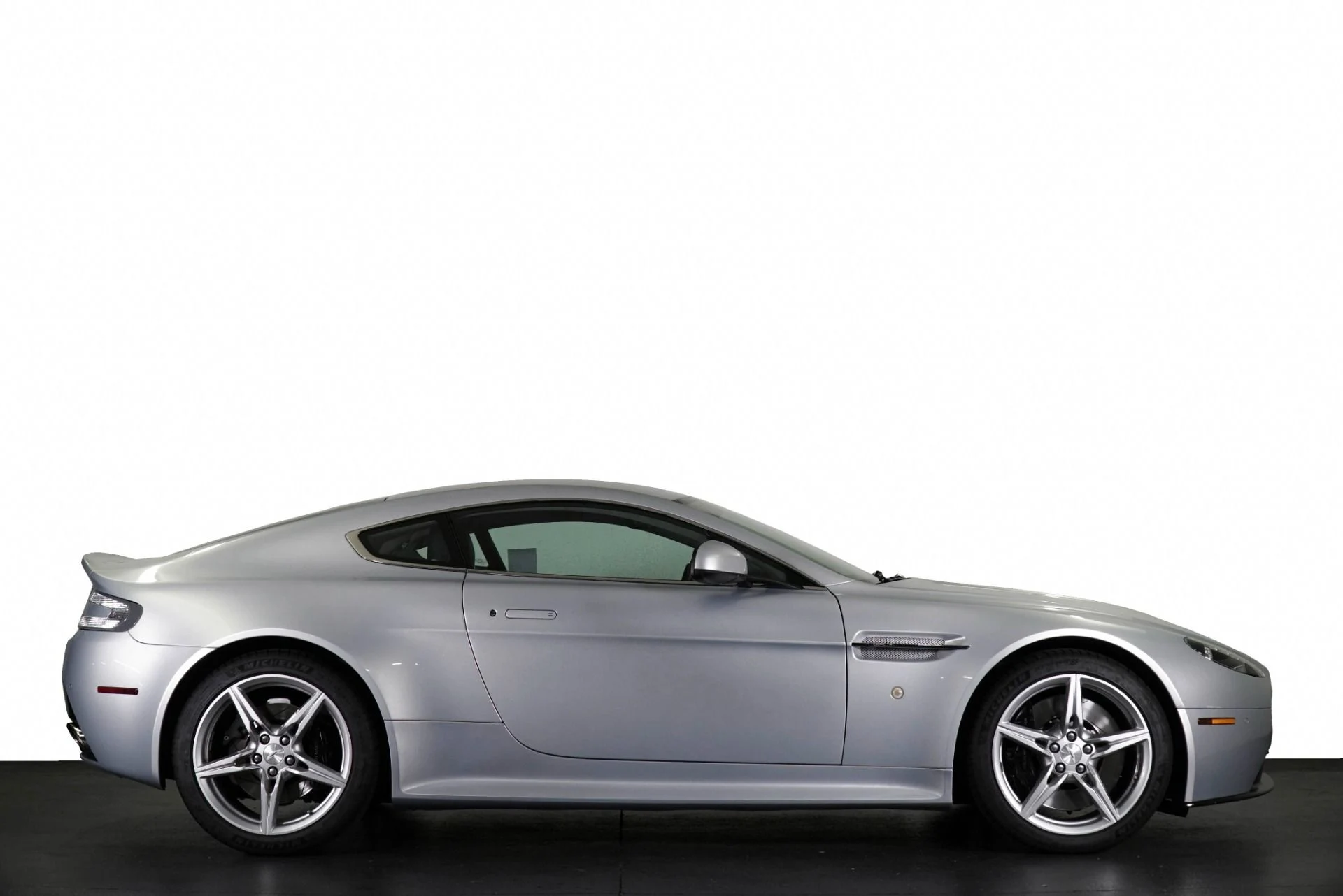 mph031_151937376_Used_2016_Aston_Martin_V8_Vantage_S_1775836996_99178ac4e6