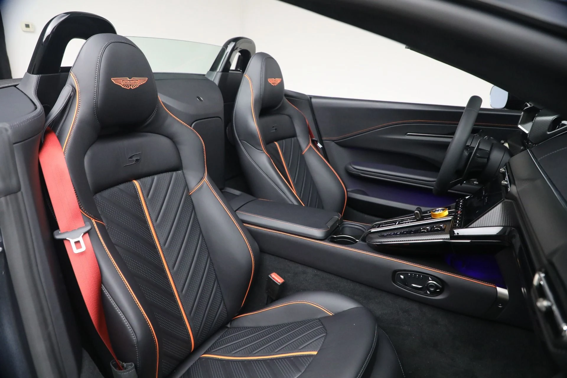 mph031_1527294948_New_2026_Aston_Martin_Vantage_S_Roadster_1774535973_64533e38ab