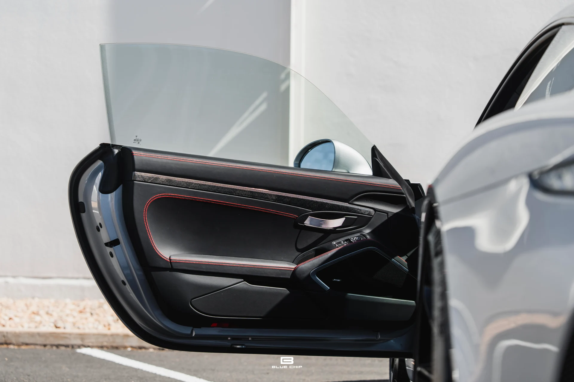 mph031_1529510651_6a2c7e14c09b26a210bd1a51_2016_Porsche_911_R_32_ebe686e851