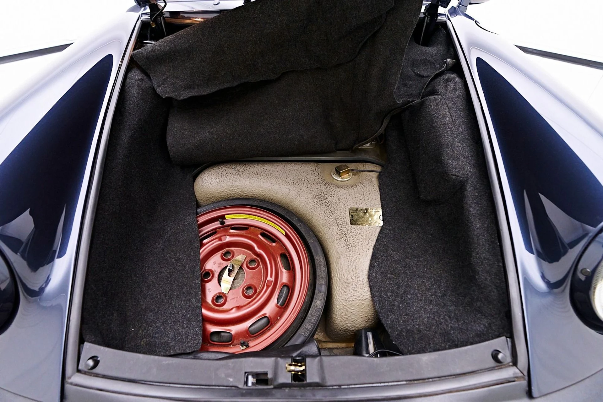 mph031_1530928689_Used_1988_Porsche_911_Carrera_1745954196_f500a85668