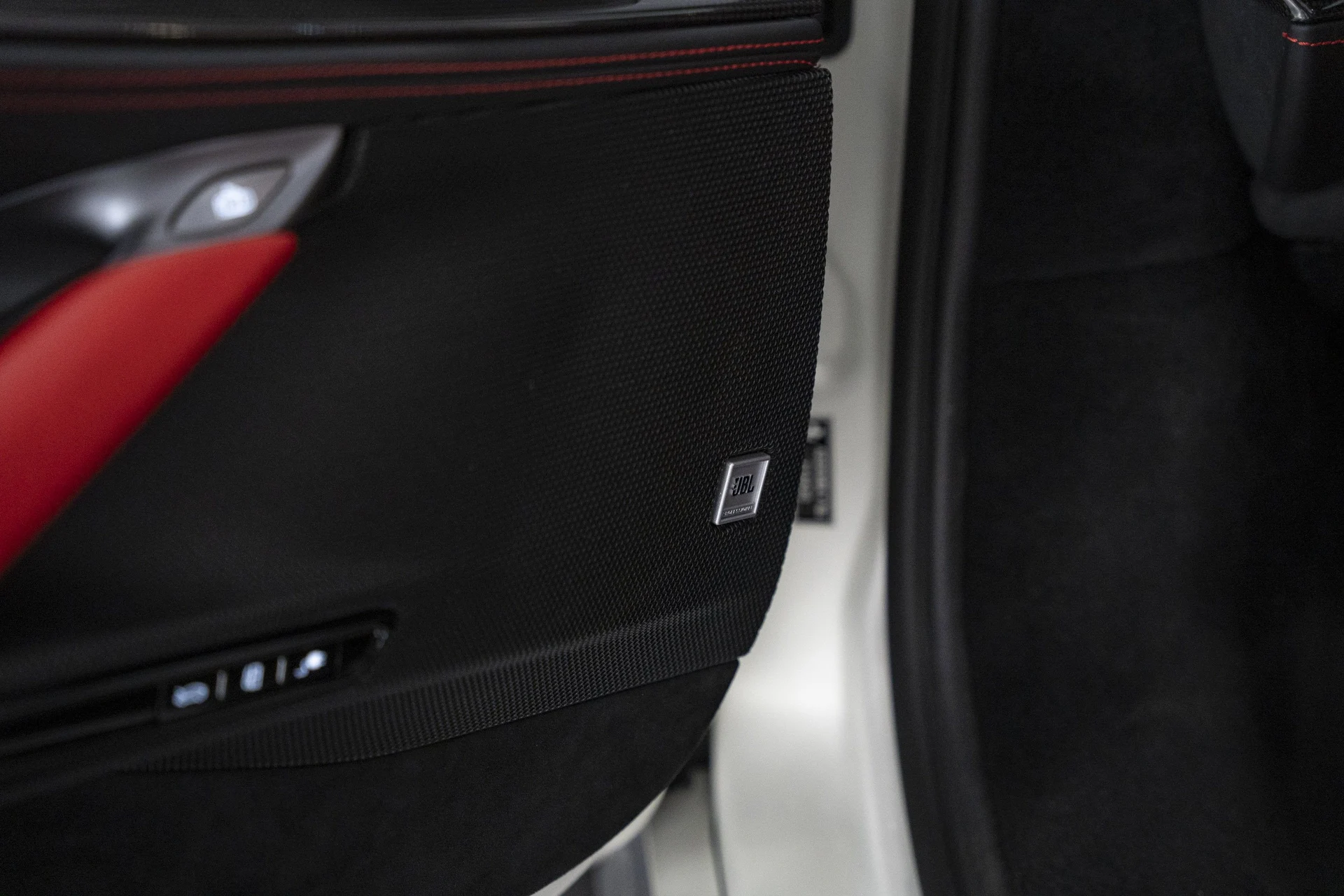 mph031_153717420_112f032652be4f27b7474d79d7e9bf4d_866013c1d7