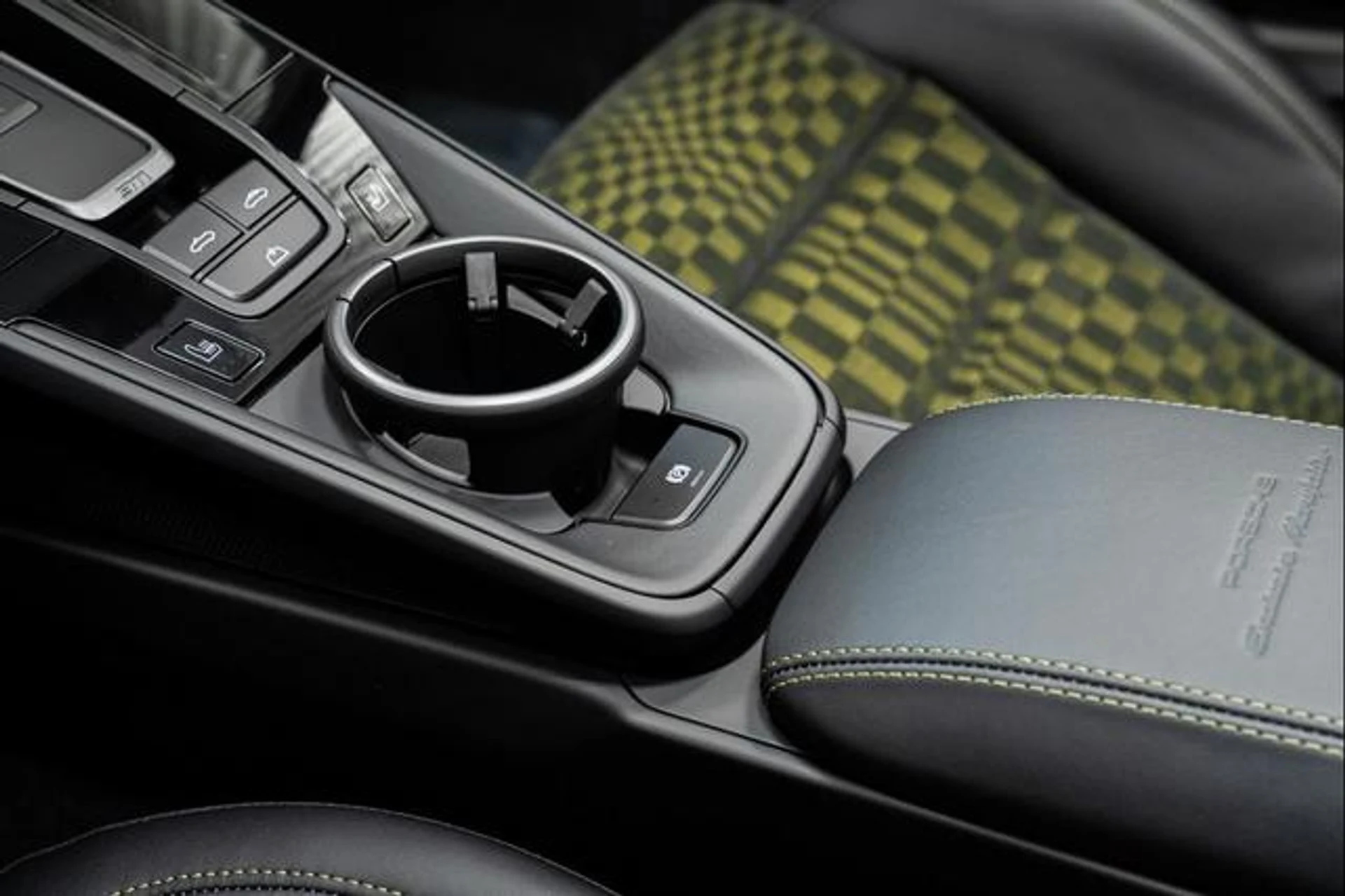 mph031_1541439996_Mdd_SN_Ra_Q_Pv_ogv_GKUACHJ_40_M5_E_e7c80420b7