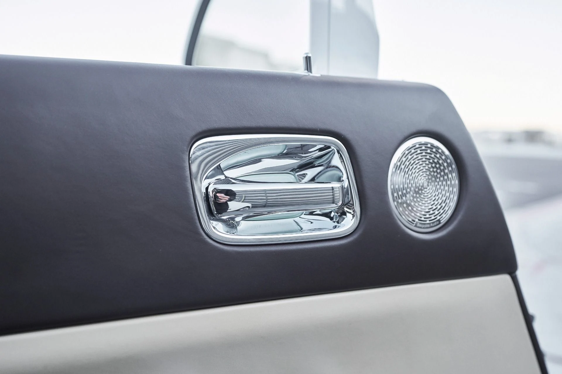 mph031_154960660_Used_2017_Rolls_Royce_Dawn_Base_1764730538_45e468fc1d