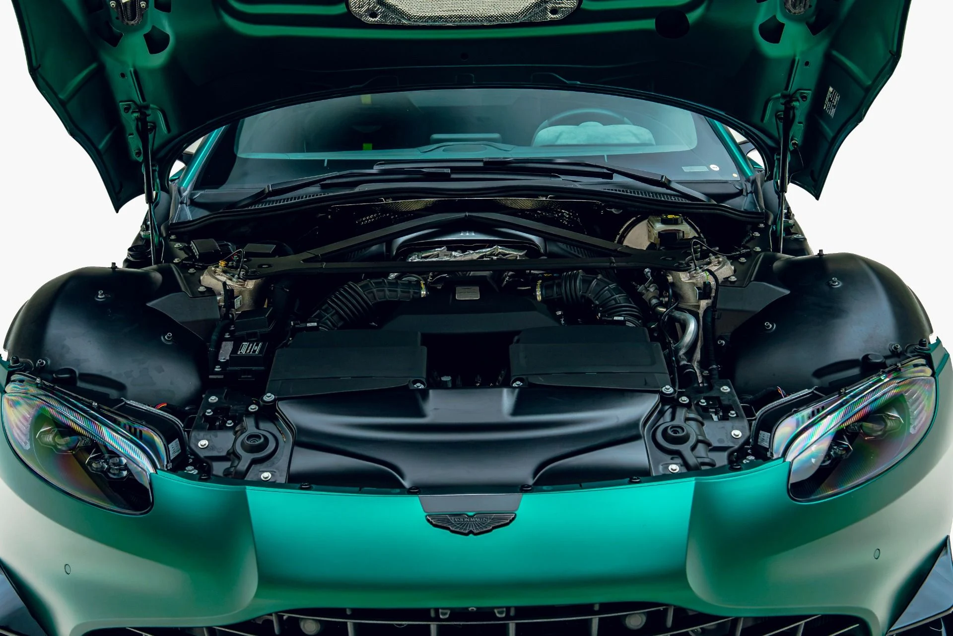 mph031_1552718180_Used_2023_Aston_Martin_Vantage_F1_Edition_1783661188_fa94e66118
