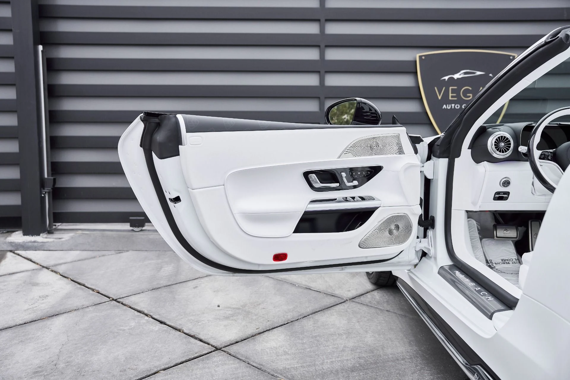 mph031_1556261813_Used_2026_Mercedes_Benz_SL_Class_Maybach_SL_680_1767218108_c1ce20414f