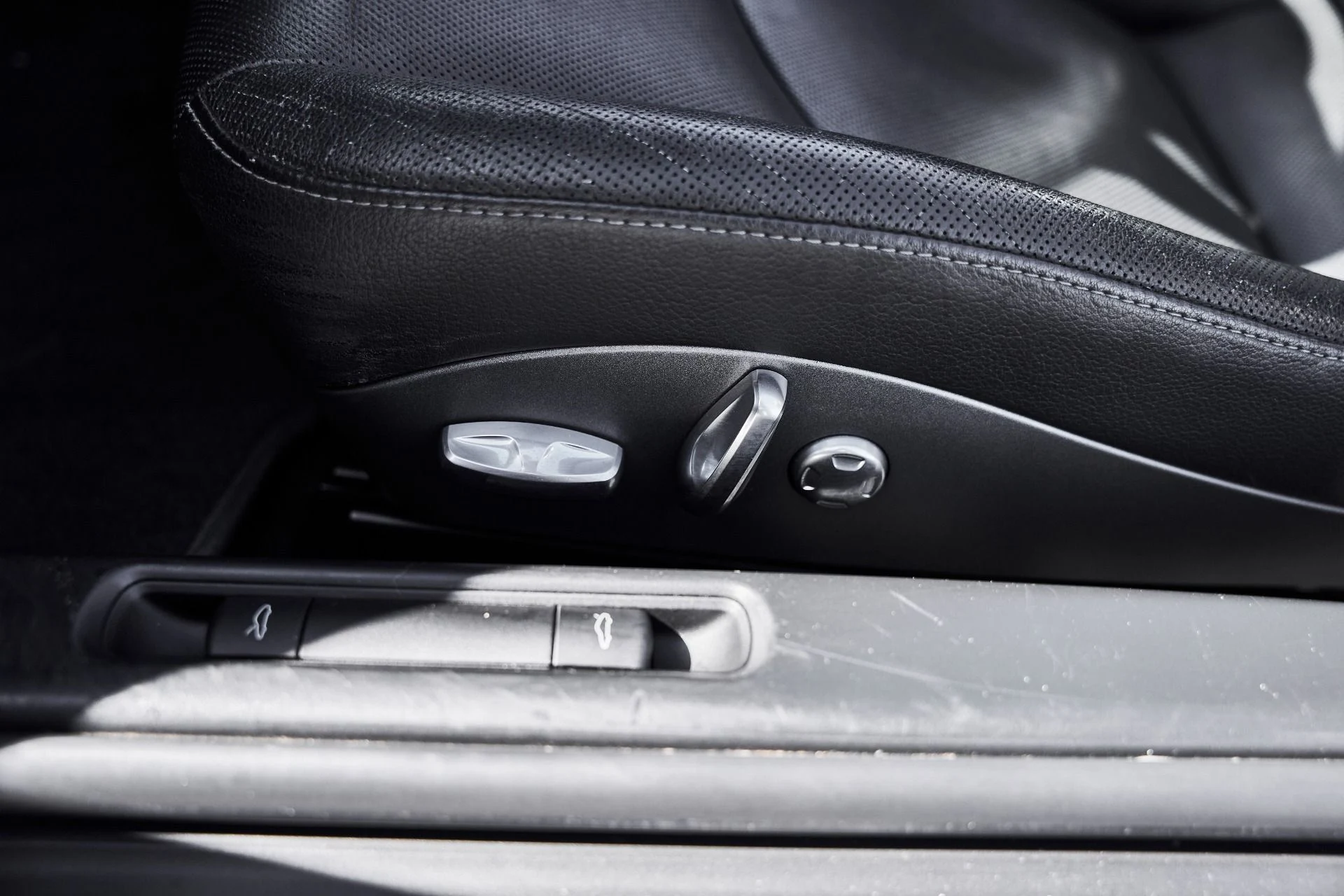 mph031_1557623354_Used_2010_Porsche_911_Carrera_S_1779210271_76497e023f
