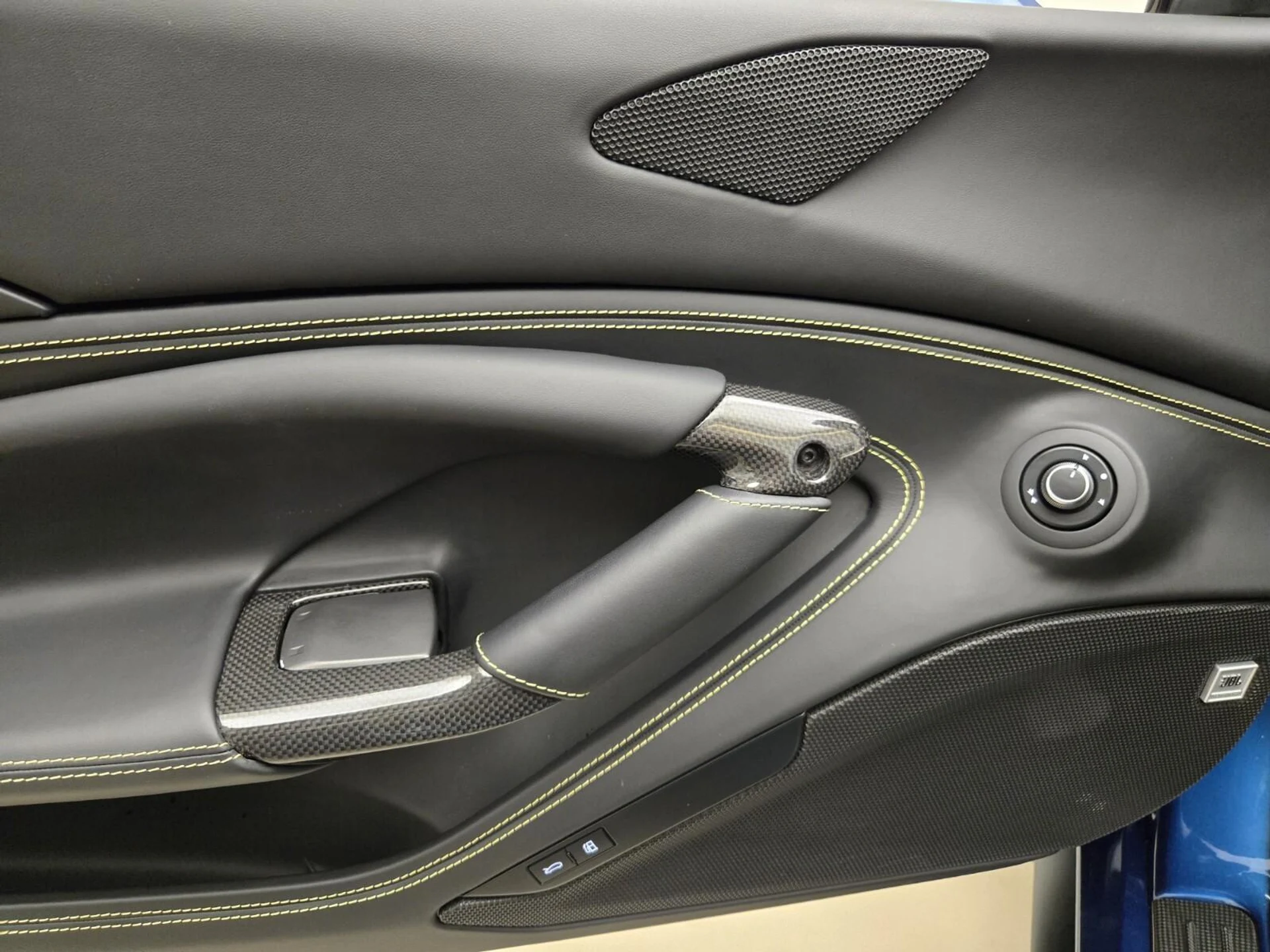 mph031_1558891343_Used_2021_Ferrari_F8_Spider_1754981899_de723939cb