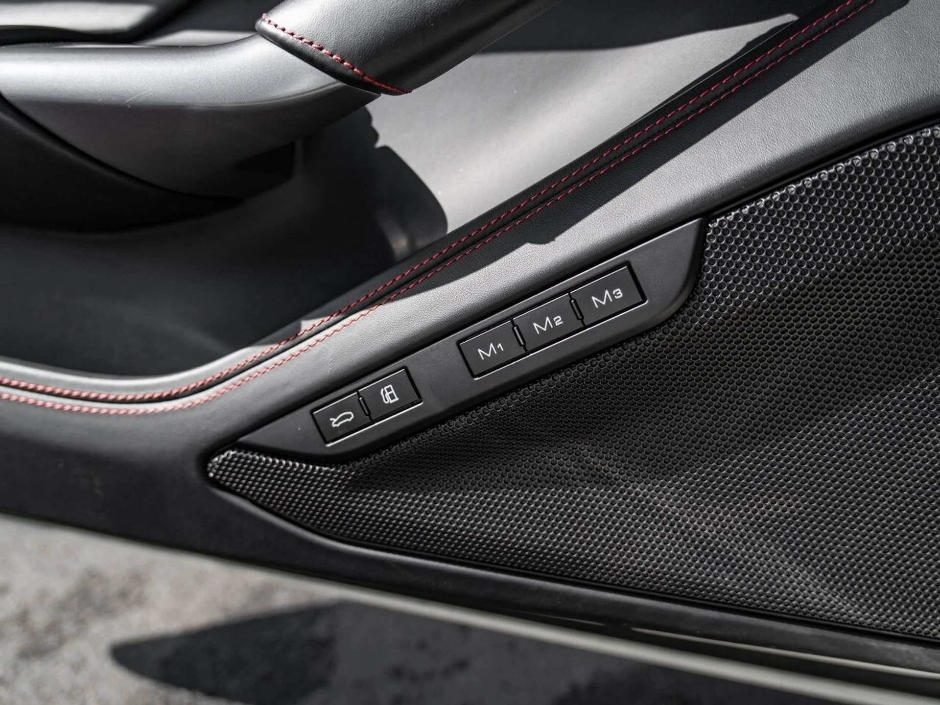 mph031_1562955868_dd42a023f00f8e93387c7af44888343fx_b55212b360