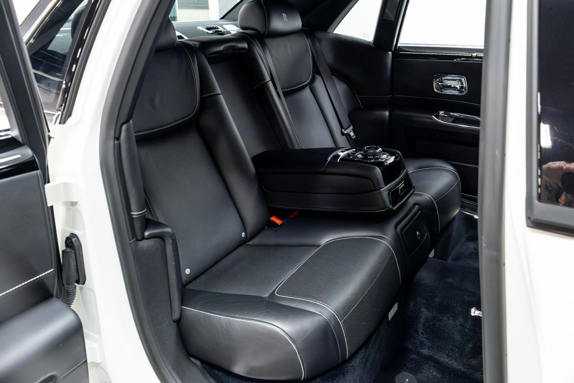 mph031_1565775719_Used_2016_Rolls_Royce_Ghost_1775019332_3aebfa5f14