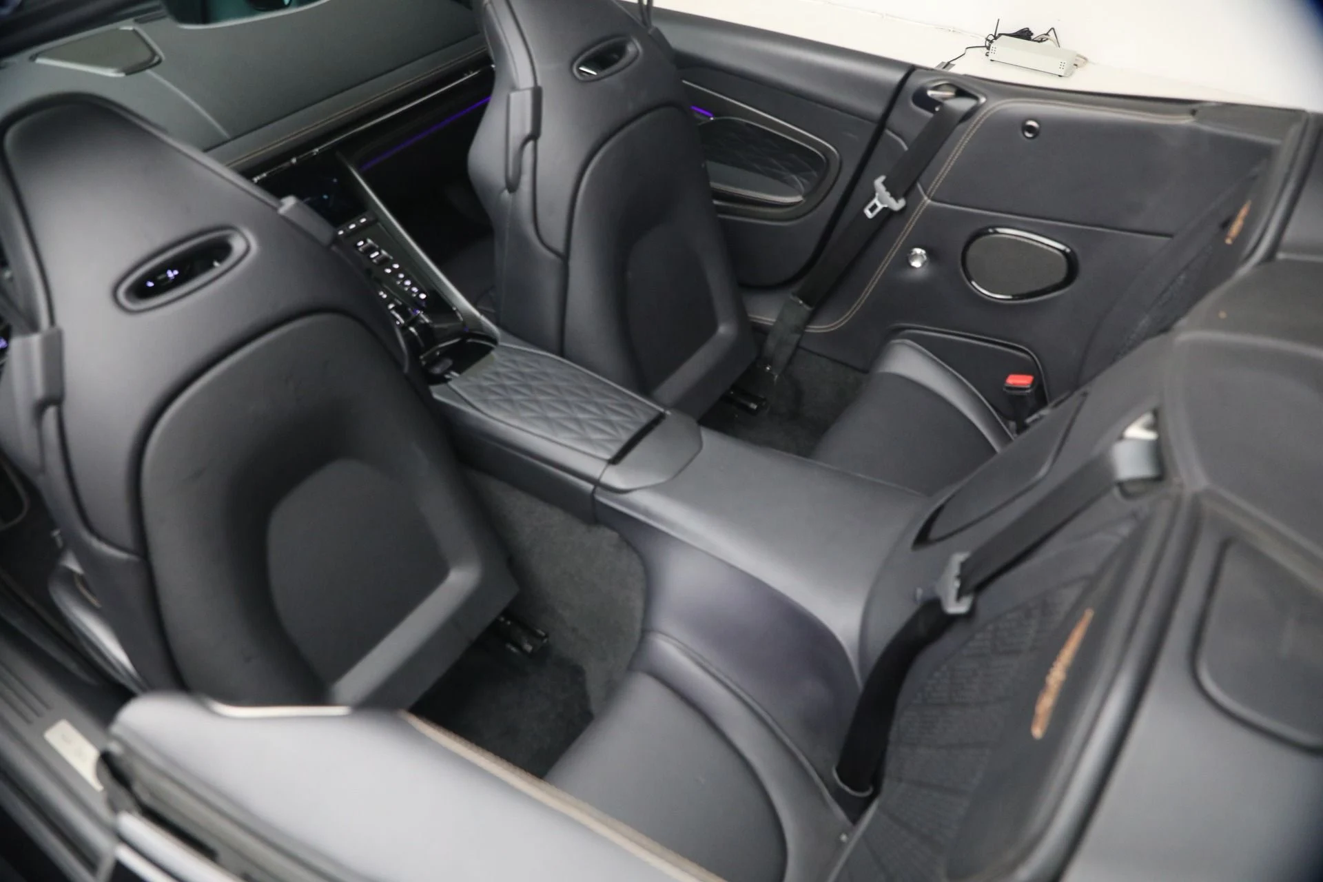 mph031_1568030240_Used_2024_Aston_Martin_DB_12_Volante_1778012465_3bbef3316f