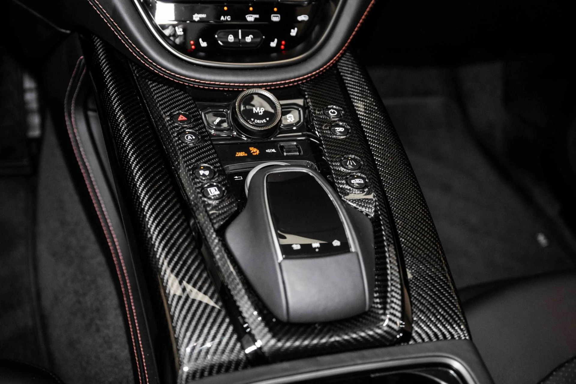 mph031_1573888982_Used_2023_Aston_Martin_DBX_707_1729954912_e58943308d