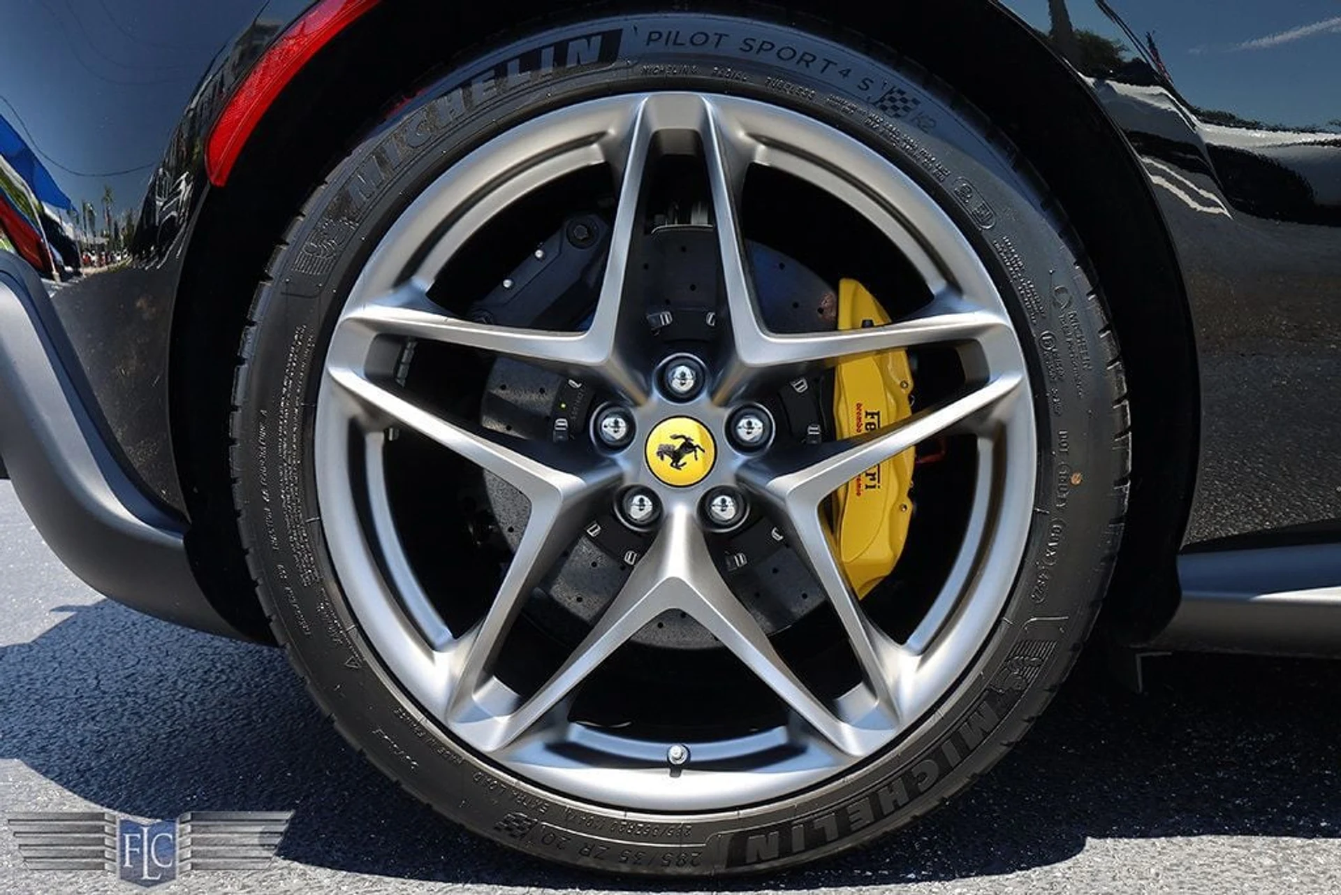 mph031_1580572648_used_2025_ferrari_roma_spider_convertible_6305_22870557_32_1024_28e9fdeac7
