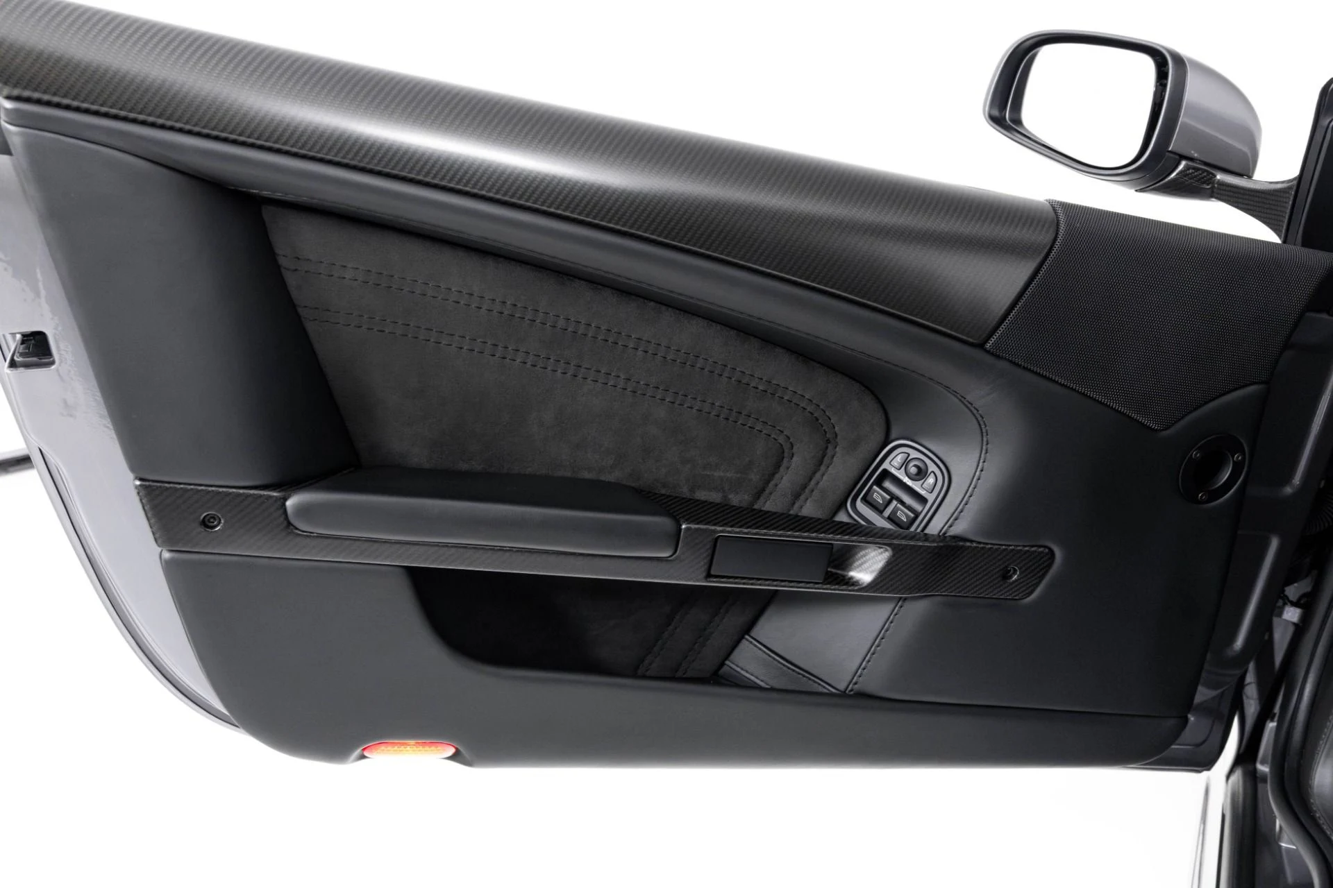 mph031_1591533020_Used_2009_Aston_Martin_DBS_1763602383_d4c91b0b67