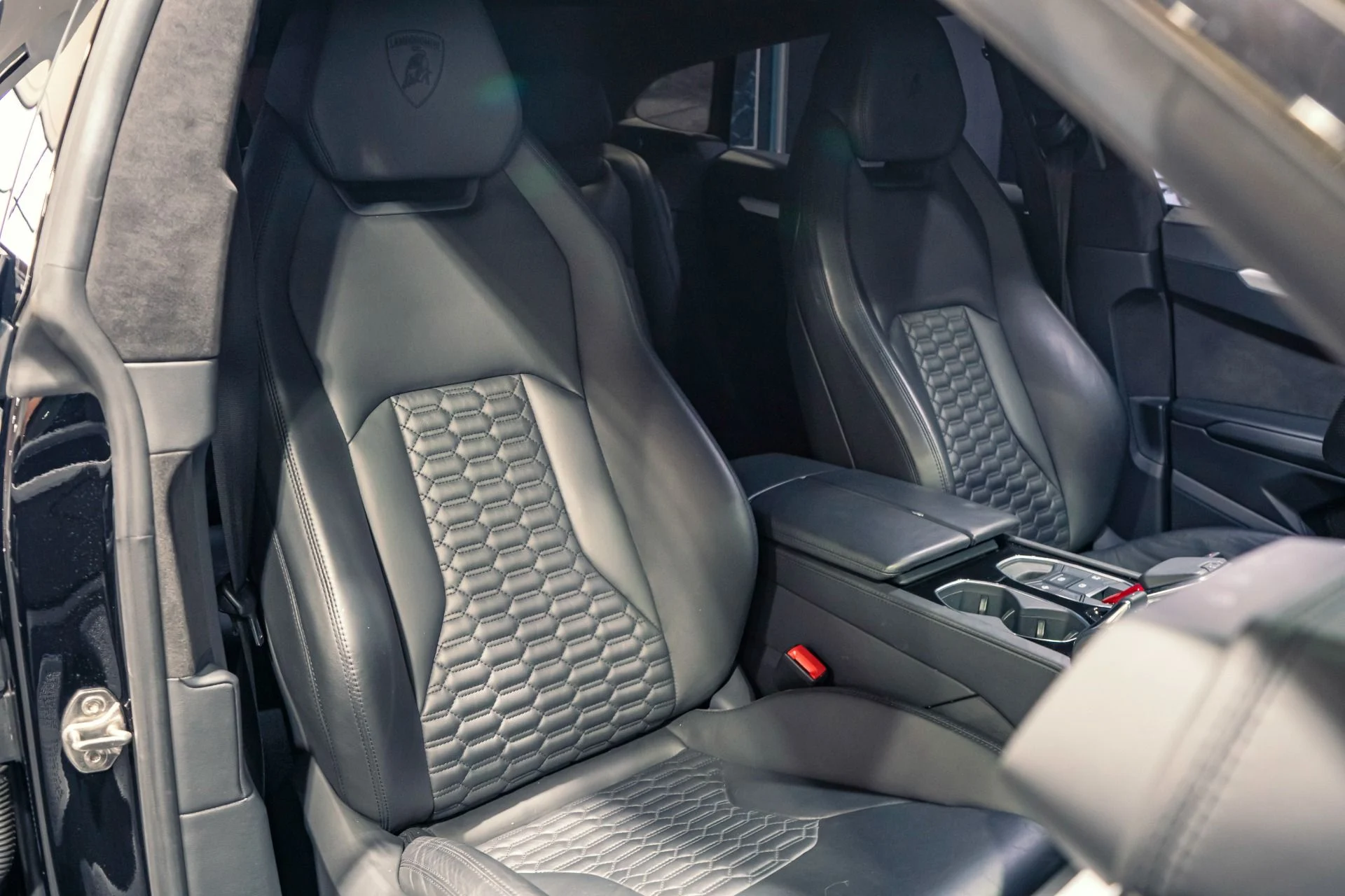 mph031_1603087228_Used_2019_Lamborghini_Urus_Full_Stealth_PPF_w_Bang_Olufsen_Advanced_Sound_1775662656_ac8b1e0c6e