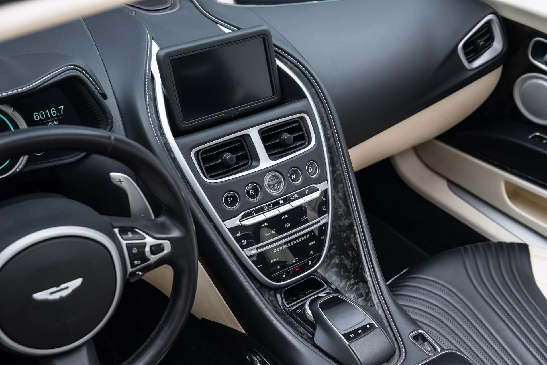 mph031_1613973398_Used_2020_Aston_Martin_DB_11_Volante_1764802988_f993e36310