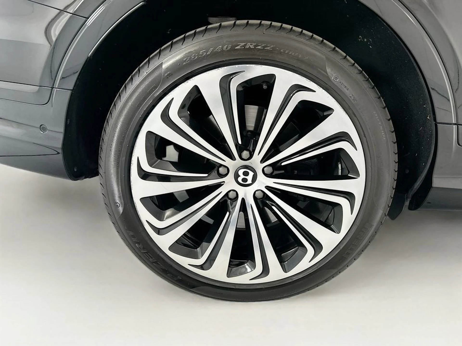 mph031_1624762126_used_2021_bentley_bentayga_v8awd_8119_23037216_32_1024_6c5ed60db4