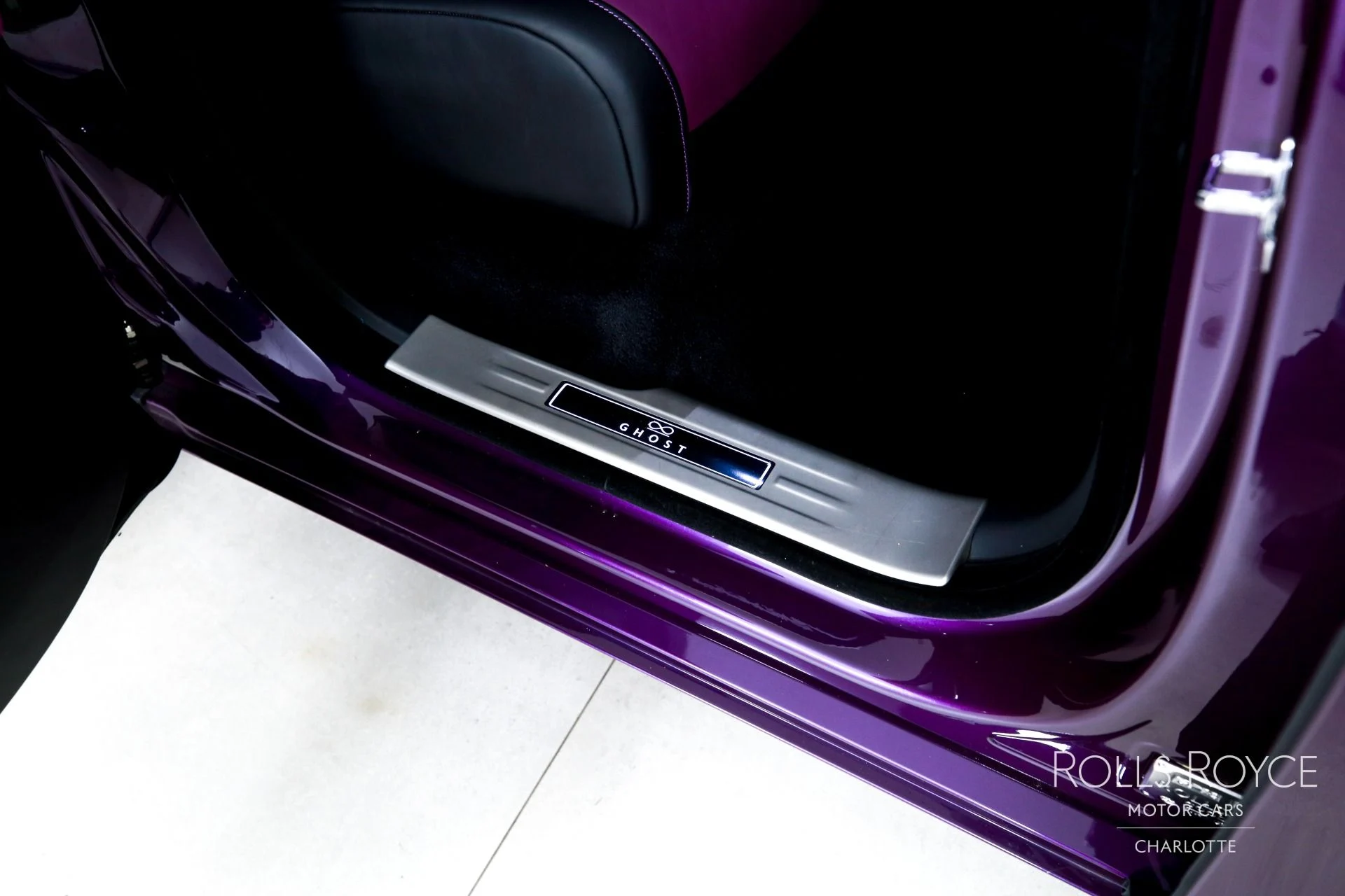 mph031_162664969_Used_2022_Rolls_Royce_Black_Badge_Ghost_1772490971_5cd5684d15