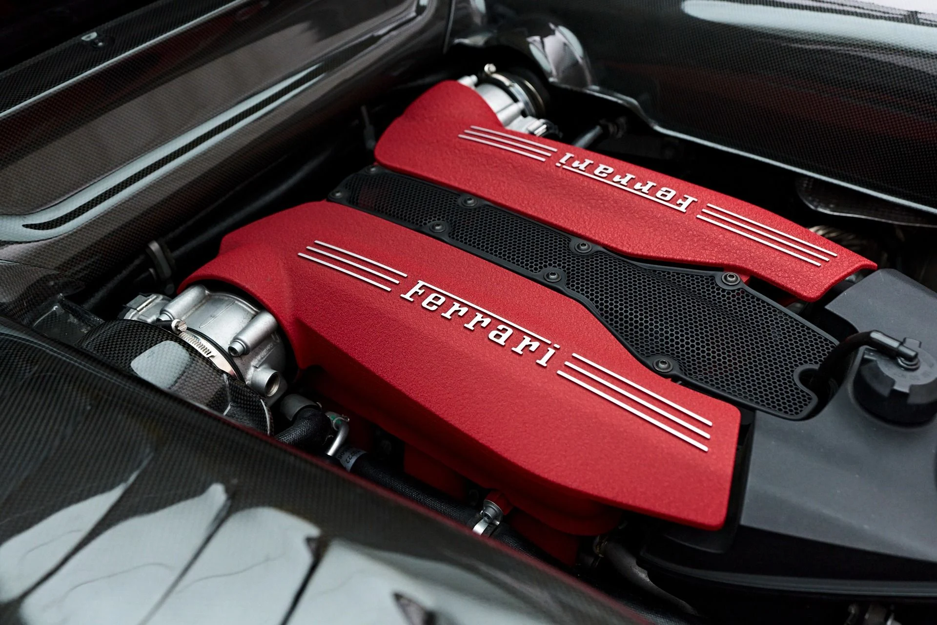 mph031_1633383278_Used_2016_Ferrari_488_GTB_Base_1755995742_5e0c67a191