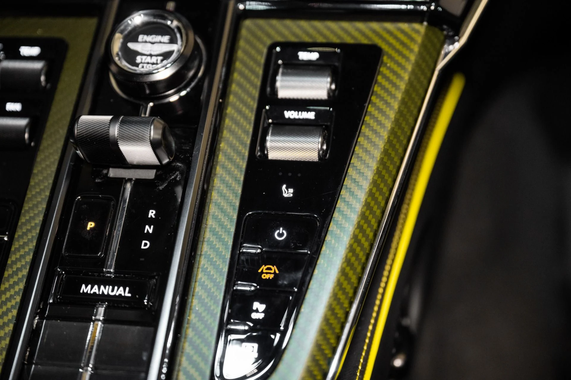 mph031_1646650725_Used_2025_Aston_Martin_Vantage_Coupe_1734713203_319fd20b77