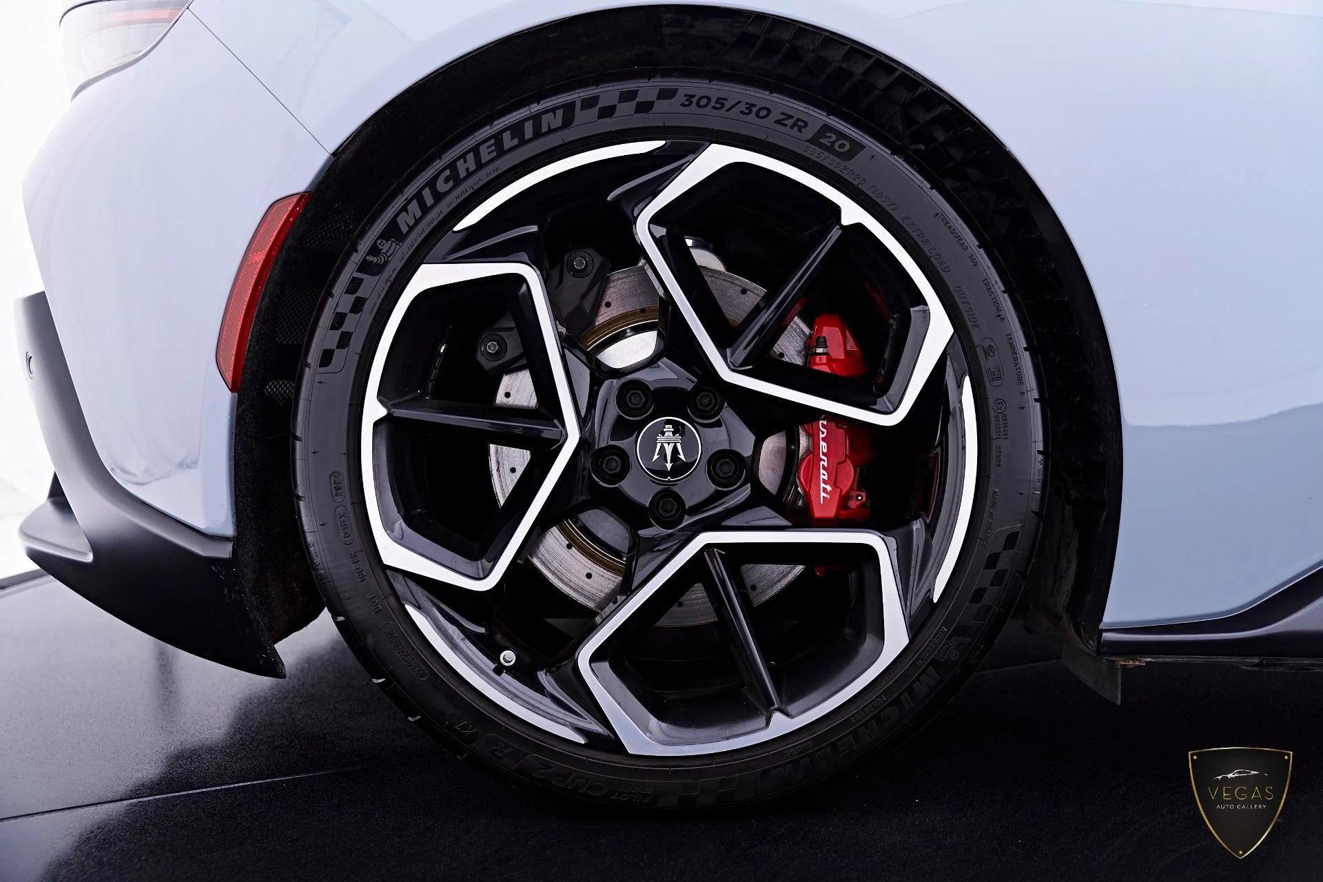 mph031_1662447442_Used_2023_Maserati_MC_20_1782764022_d93d6c12ed