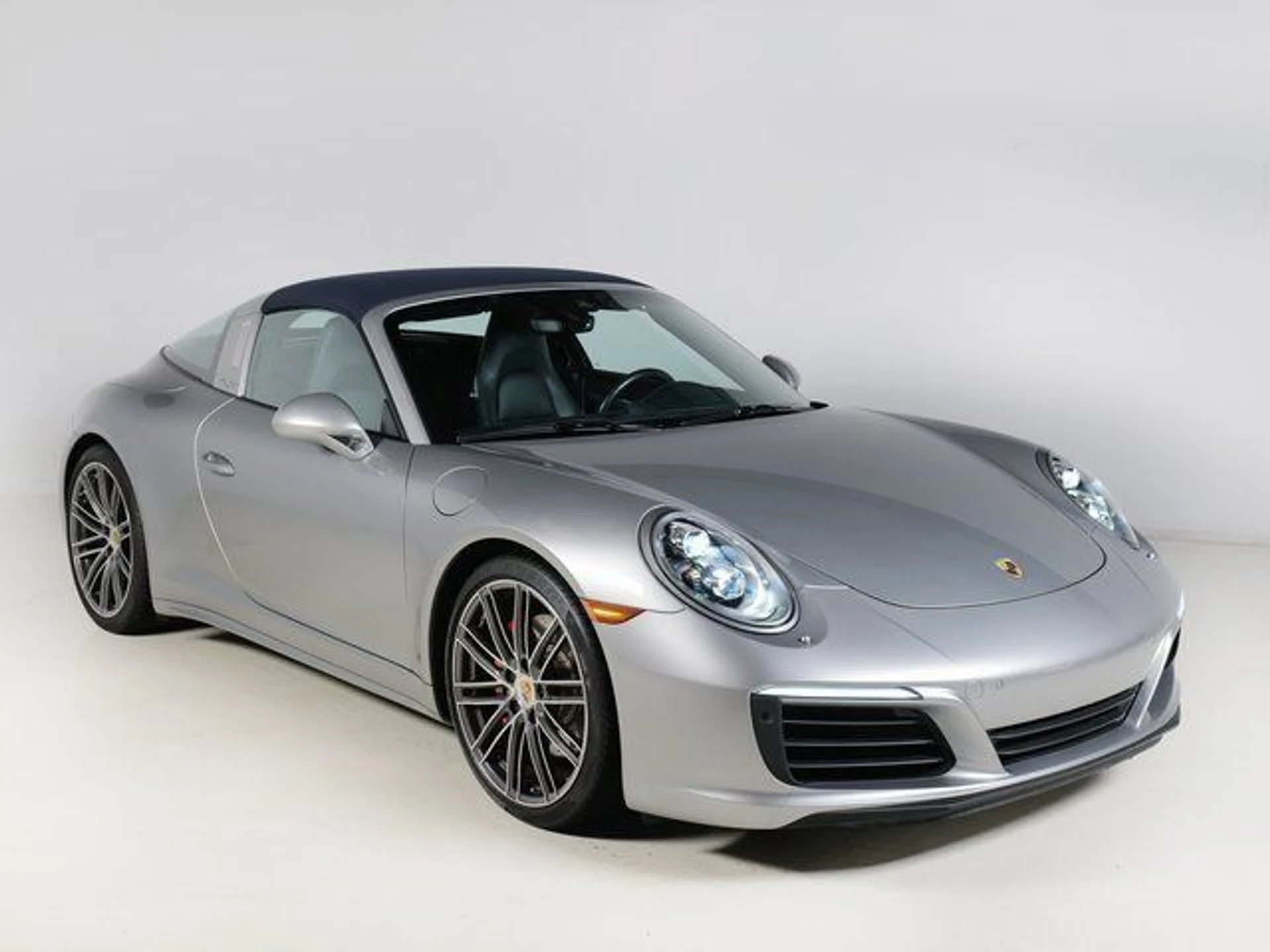 mph031_1682195278_e1727277f1c87c41f240591237a4d3f9_fb5ddf8d57