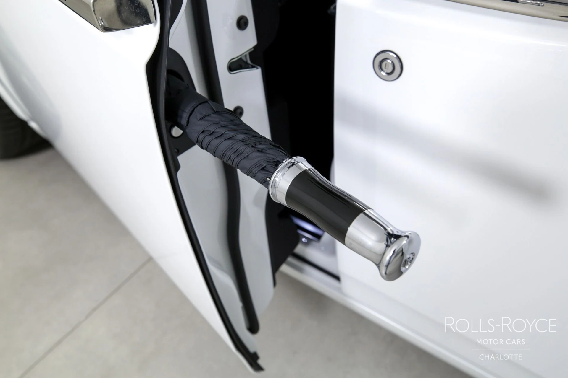 mph031_1686042632_Used_2023_Rolls_Royce_Phantom_1726254604_814bd21fe3