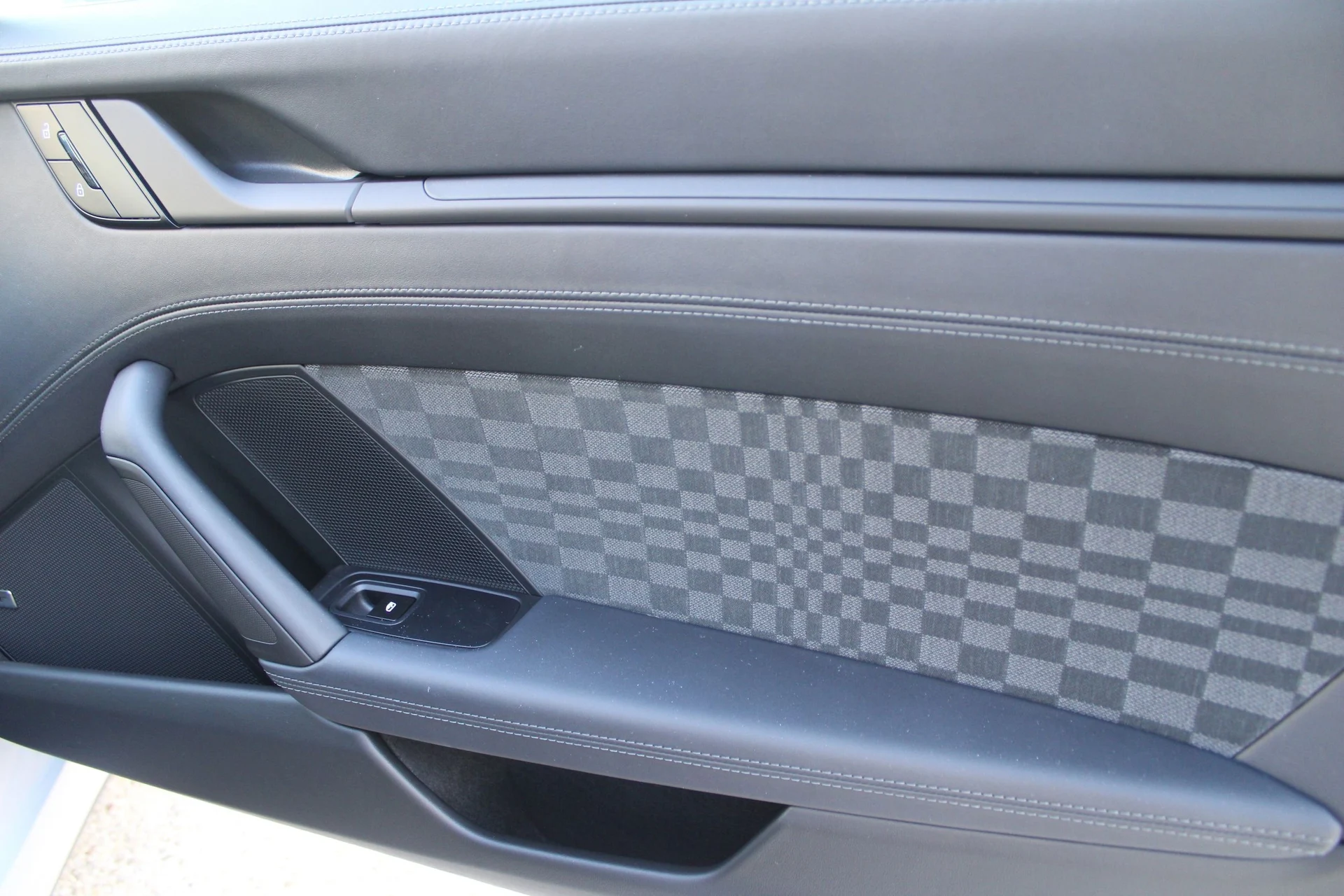 mph031_1693478121_876da0754c5f69d0fca84126c9d1569dx_b4bc2f664a