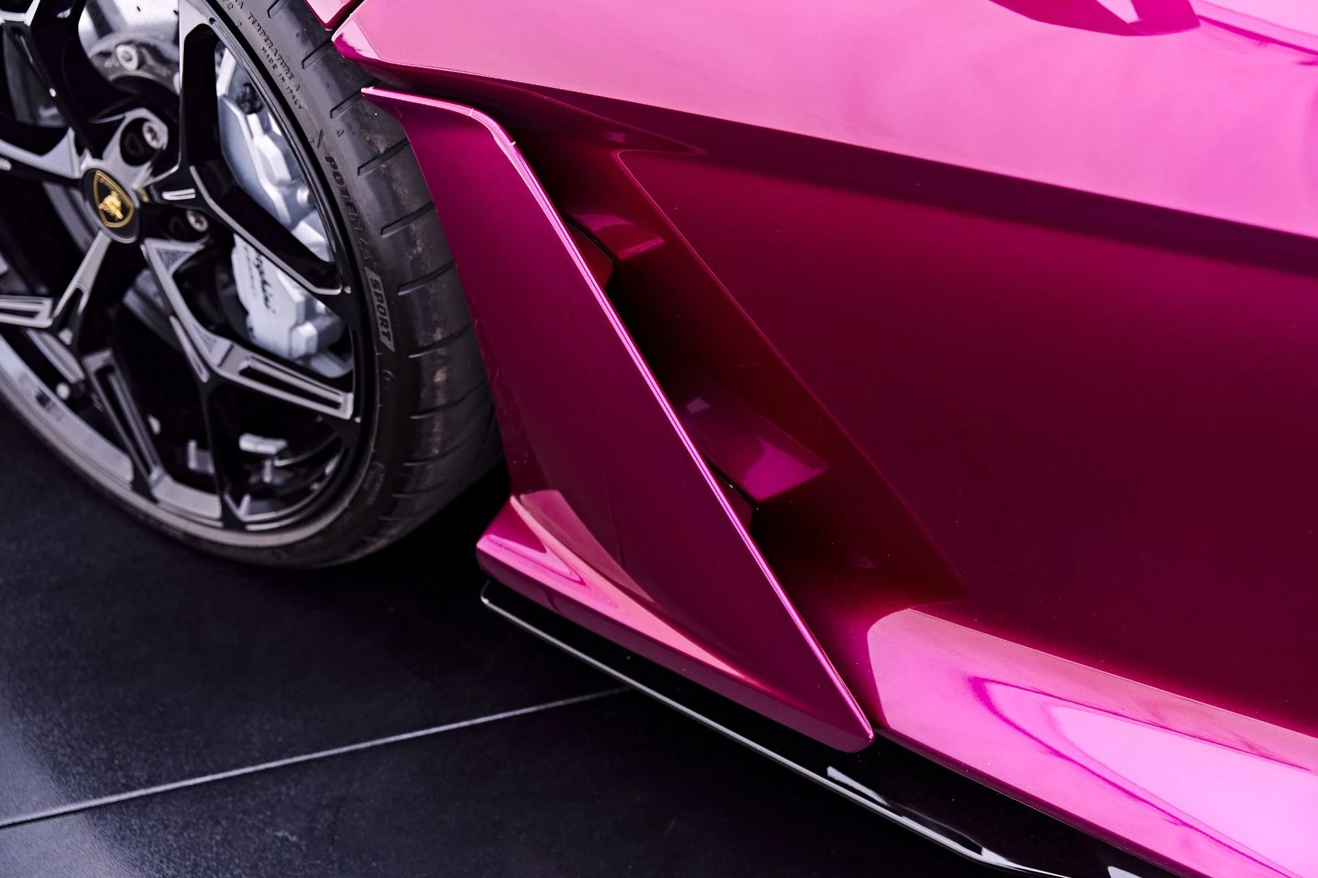 mph031_1696554577_Used_2025_Lamborghini_Revuelto_Base_1782965040_e7f82b763b