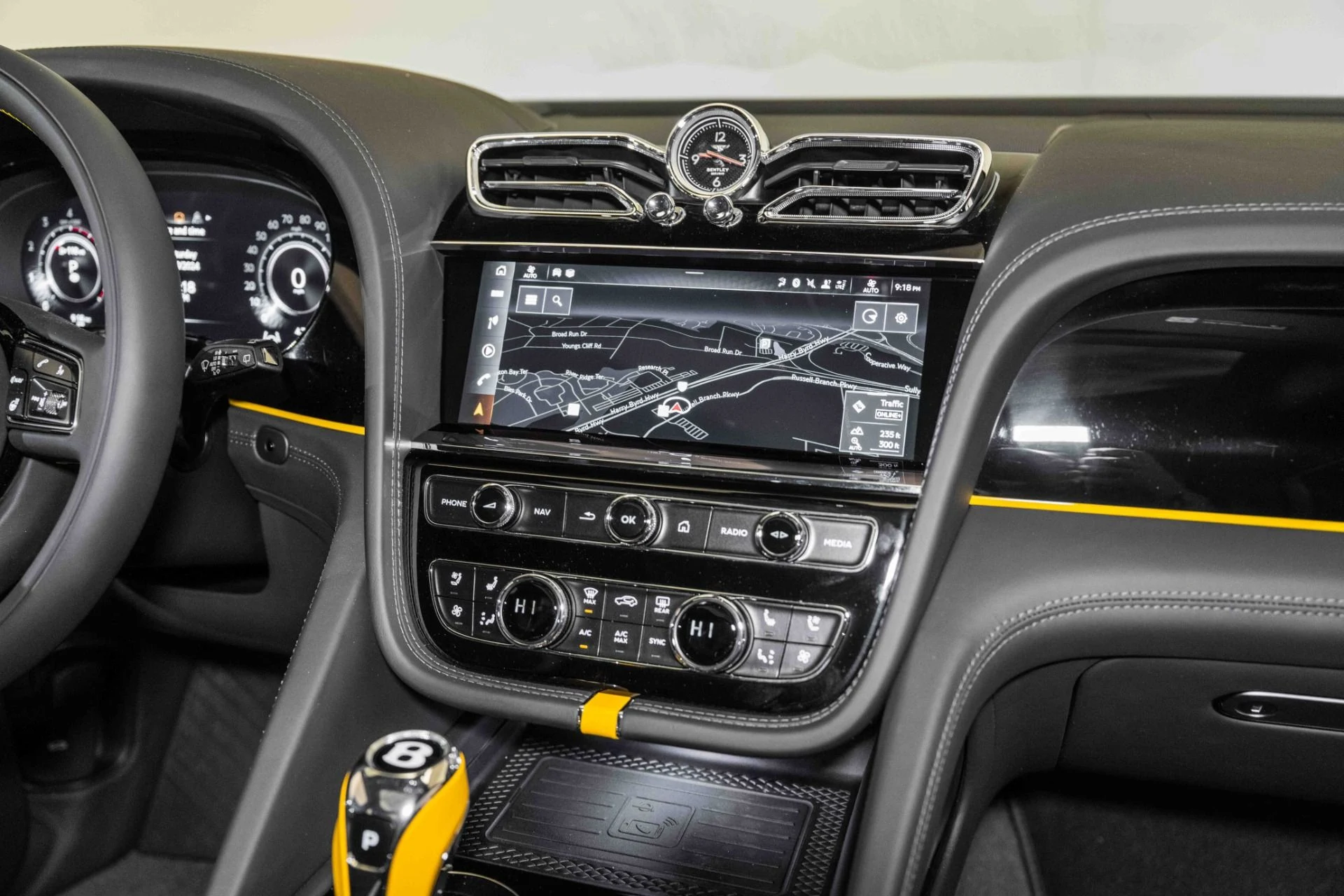 mph031_1707517765_Used_2024_Bentley_Bentayga_Azure_V8_1721581379_e43545d4ad