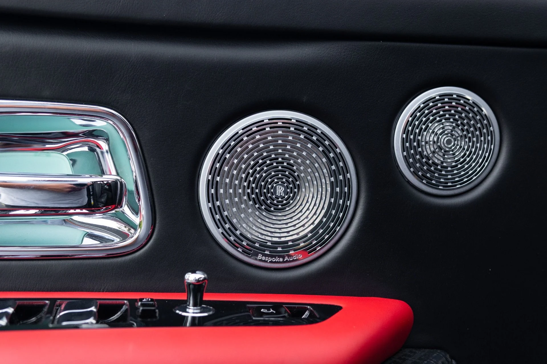 mph031_1710955419_Used_2022_Rolls_Royce_Black_Badge_Cullinan_1776130970_6e9a3297b2