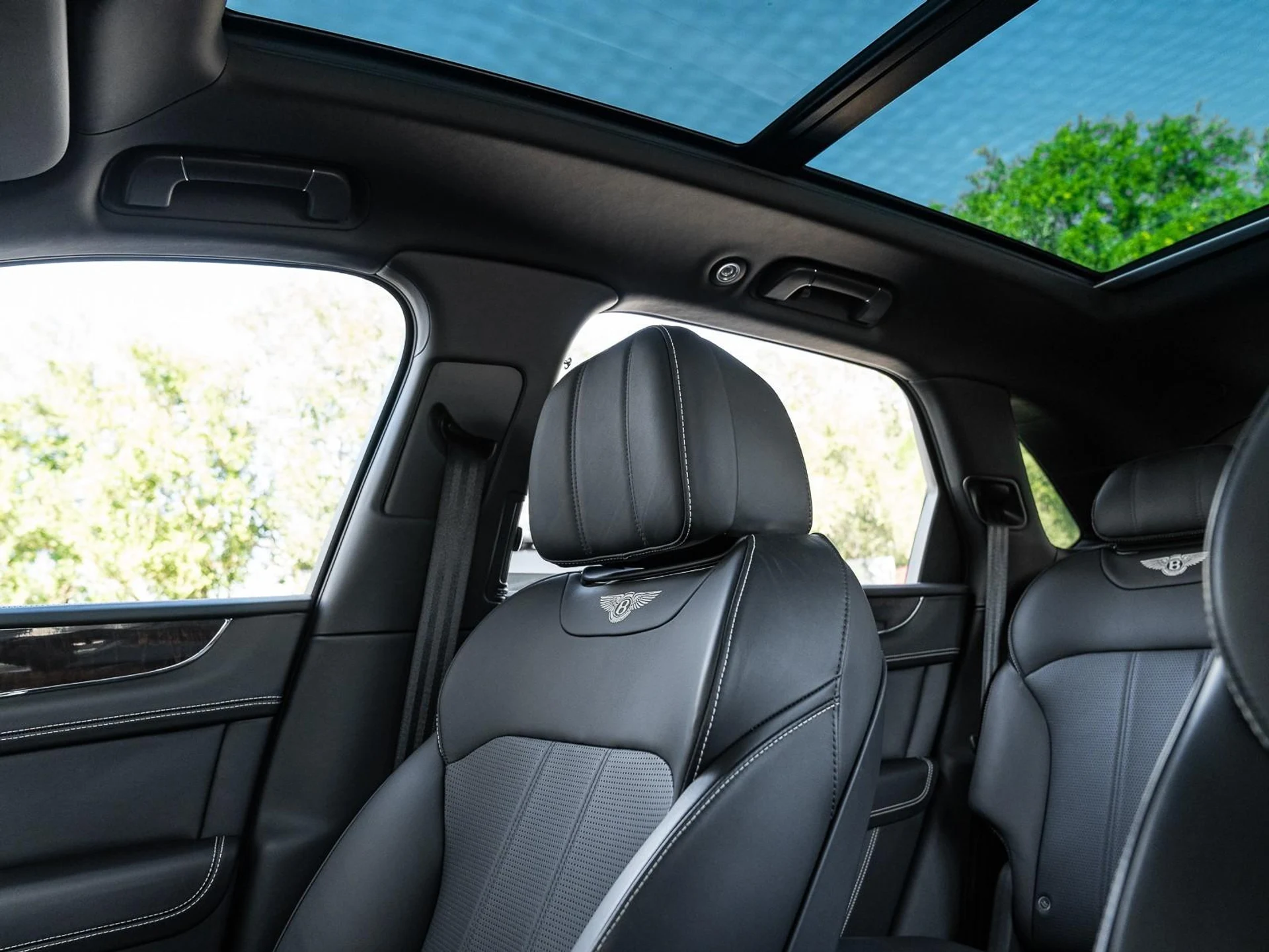 mph031_1739450391_Used_2018_Bentley_Bentayga_W12_Signature_1761171412_51af09ae1f