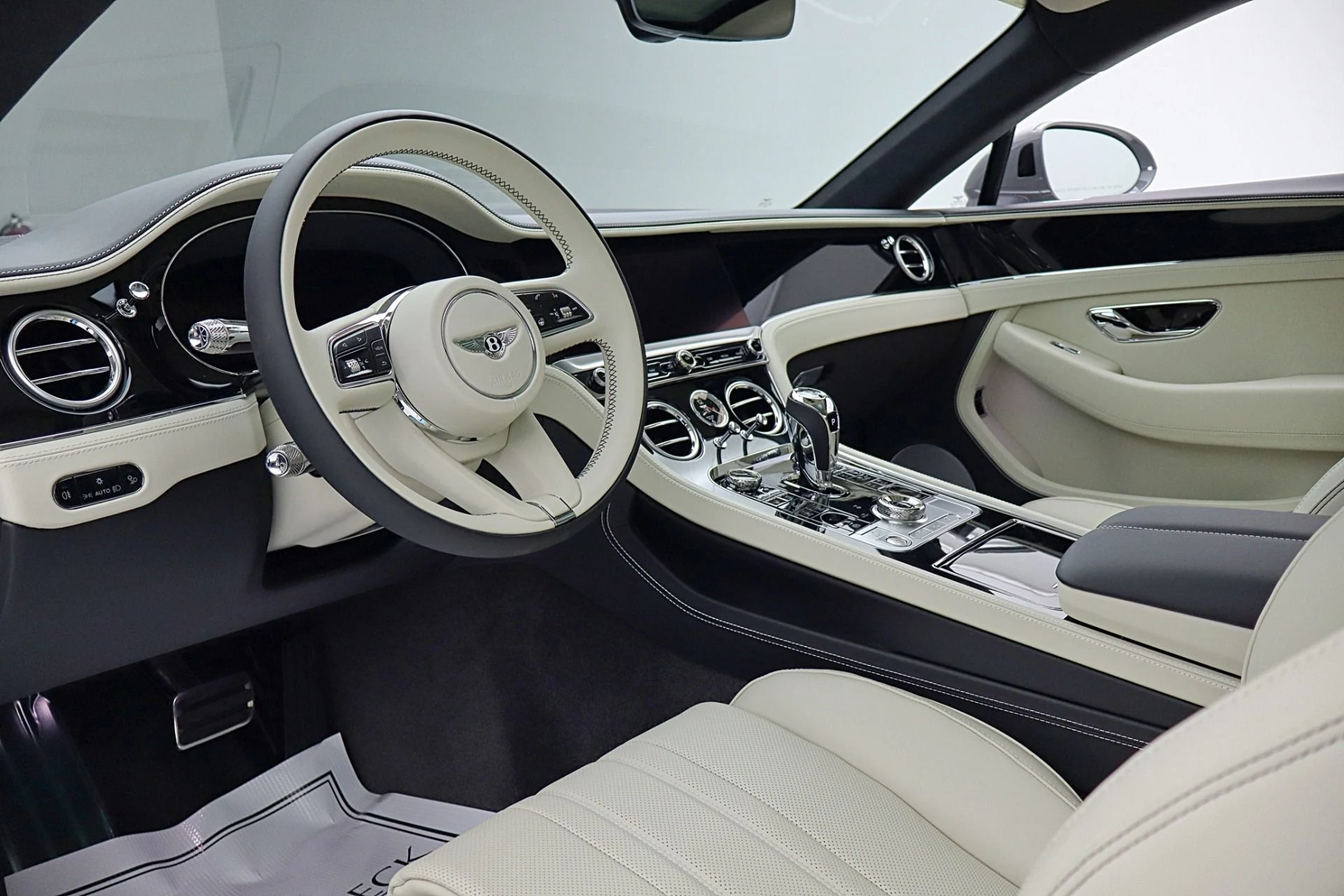mph031_1744564341_New_2026_Bentley_Continental_GT_cae620954a