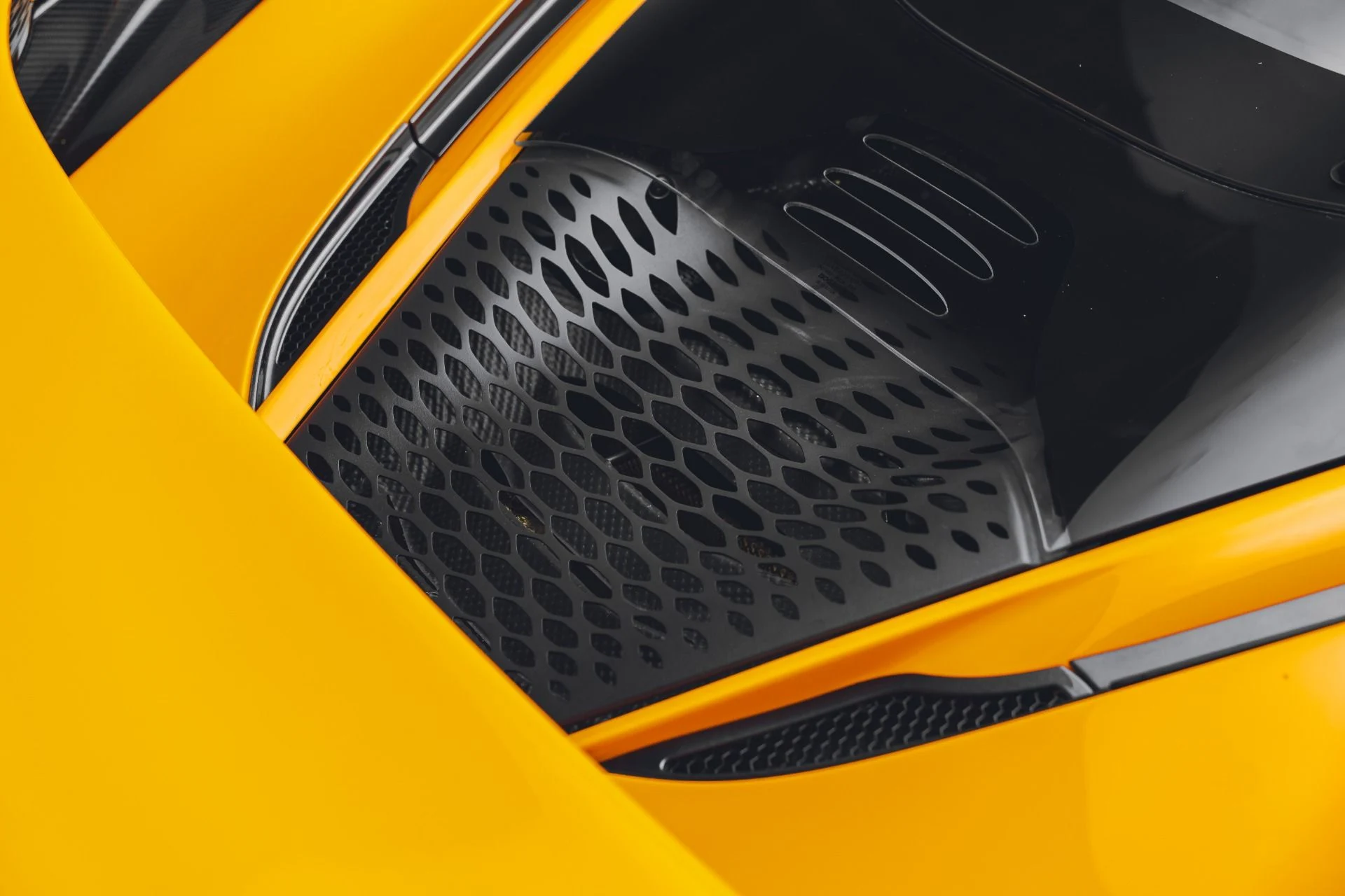 mph031_1750544012_Used_2021_Mc_Laren_765_LT_1781207968_7cb283c4a7