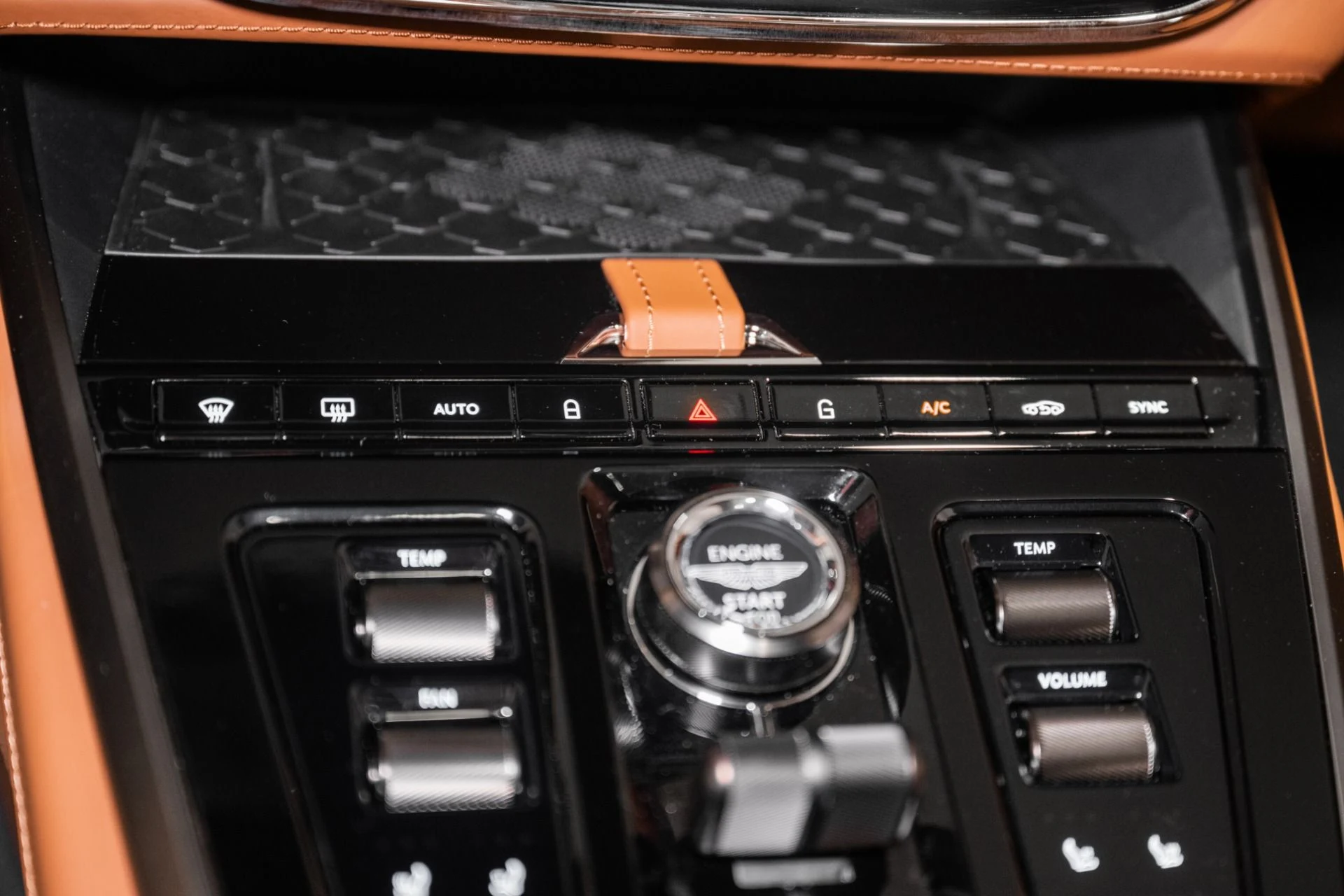 mph031_1757254259_New_2026_Aston_Martin_DBX_S_1780937216_a656f10ab0