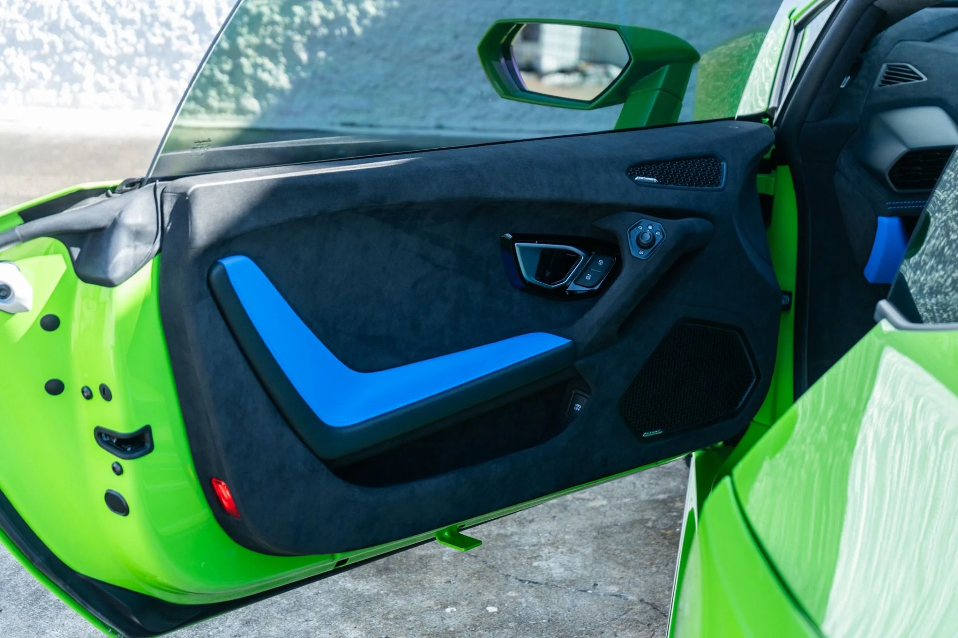 mph031_175880569_Used_2024_Lamborghini_Huracan_Tecnica_1764704273_e24b7aeb75