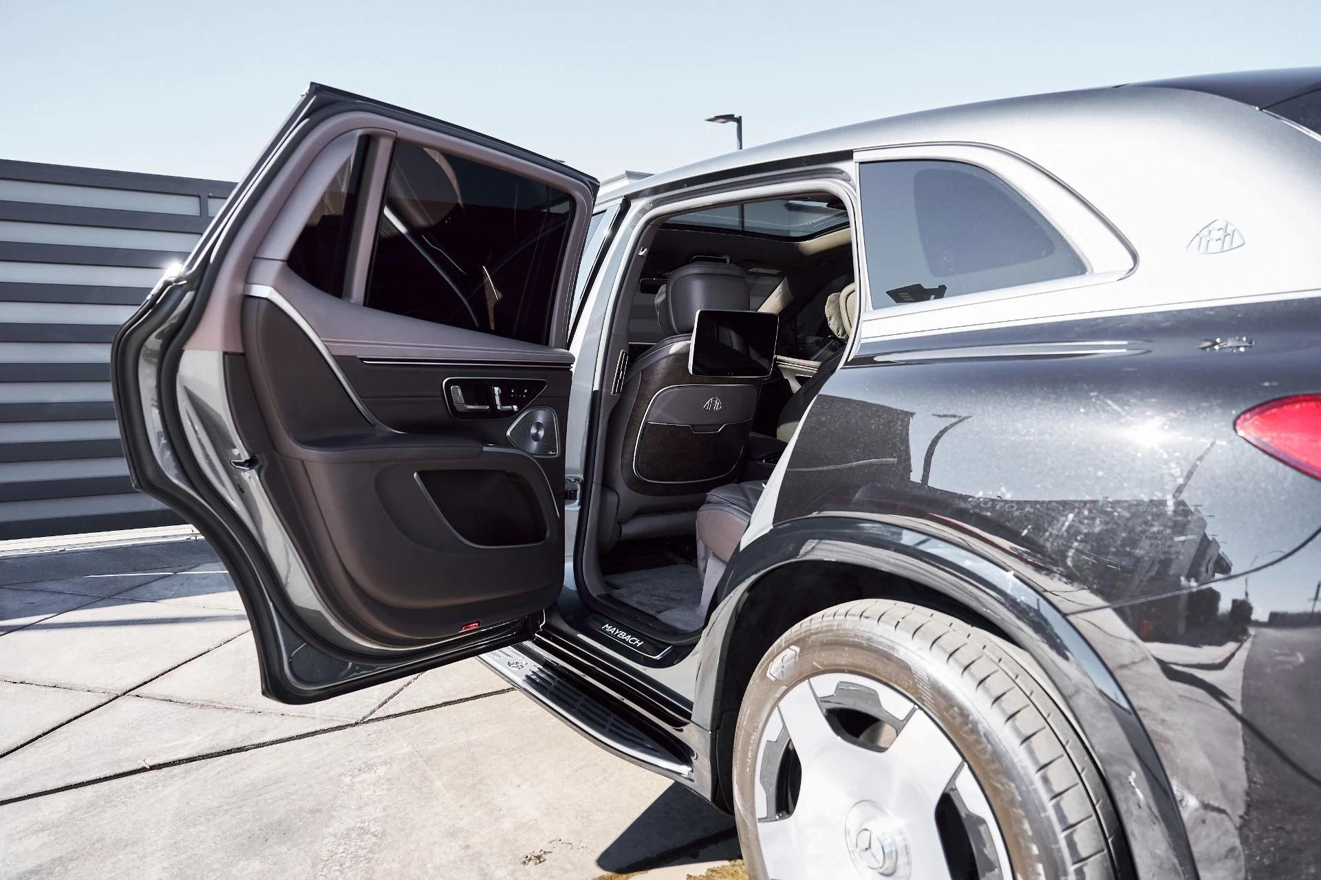 mph031_176704462_Used_2025_Mercedes_Benz_EQS_Maybach_EQS_680_1770508804_974c0b7ce7