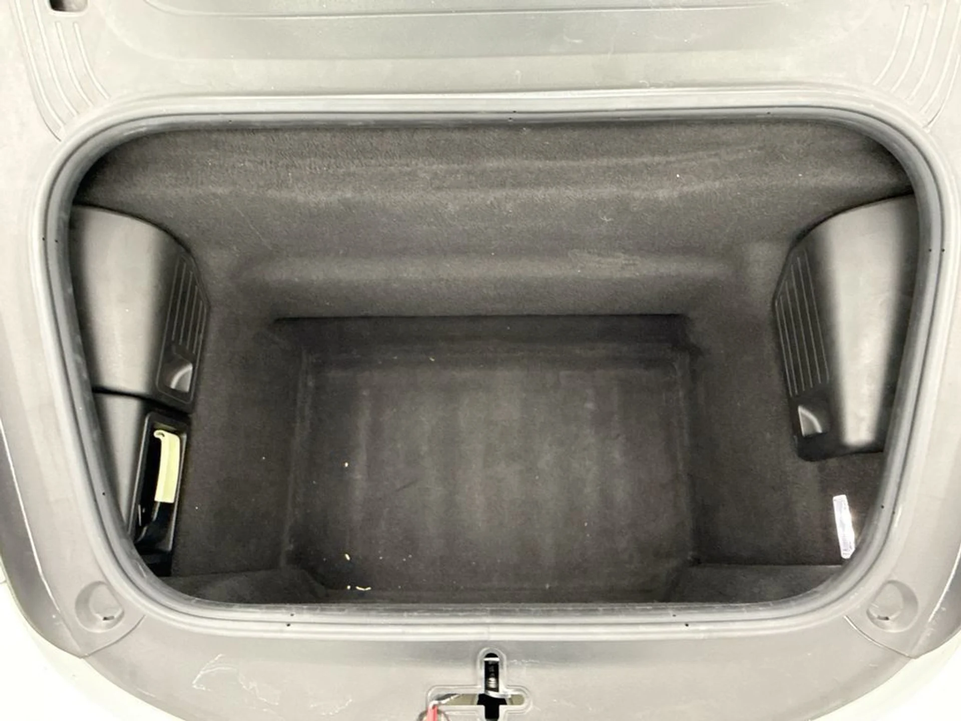 mph031_1767324968_used_2019_porsche_911_targa4s_8119_23024698_32_1024_40a2c76e9e