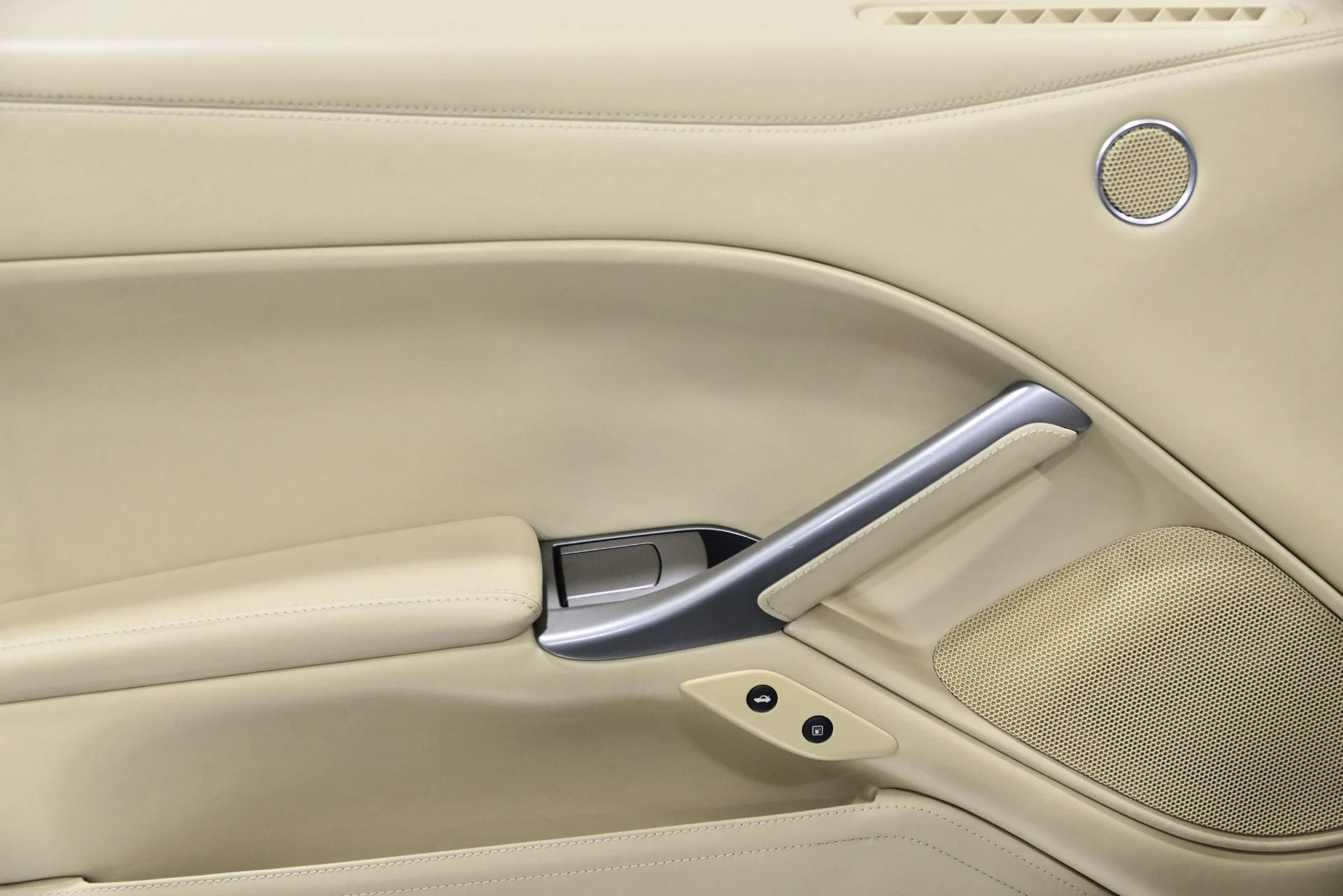 mph031_1769001346_Used_2015_Ferrari_F12berlinetta_V12_Power_Extended_Leather_Sport_Exhaust_Metal_Grille_1756410303_d248da1940