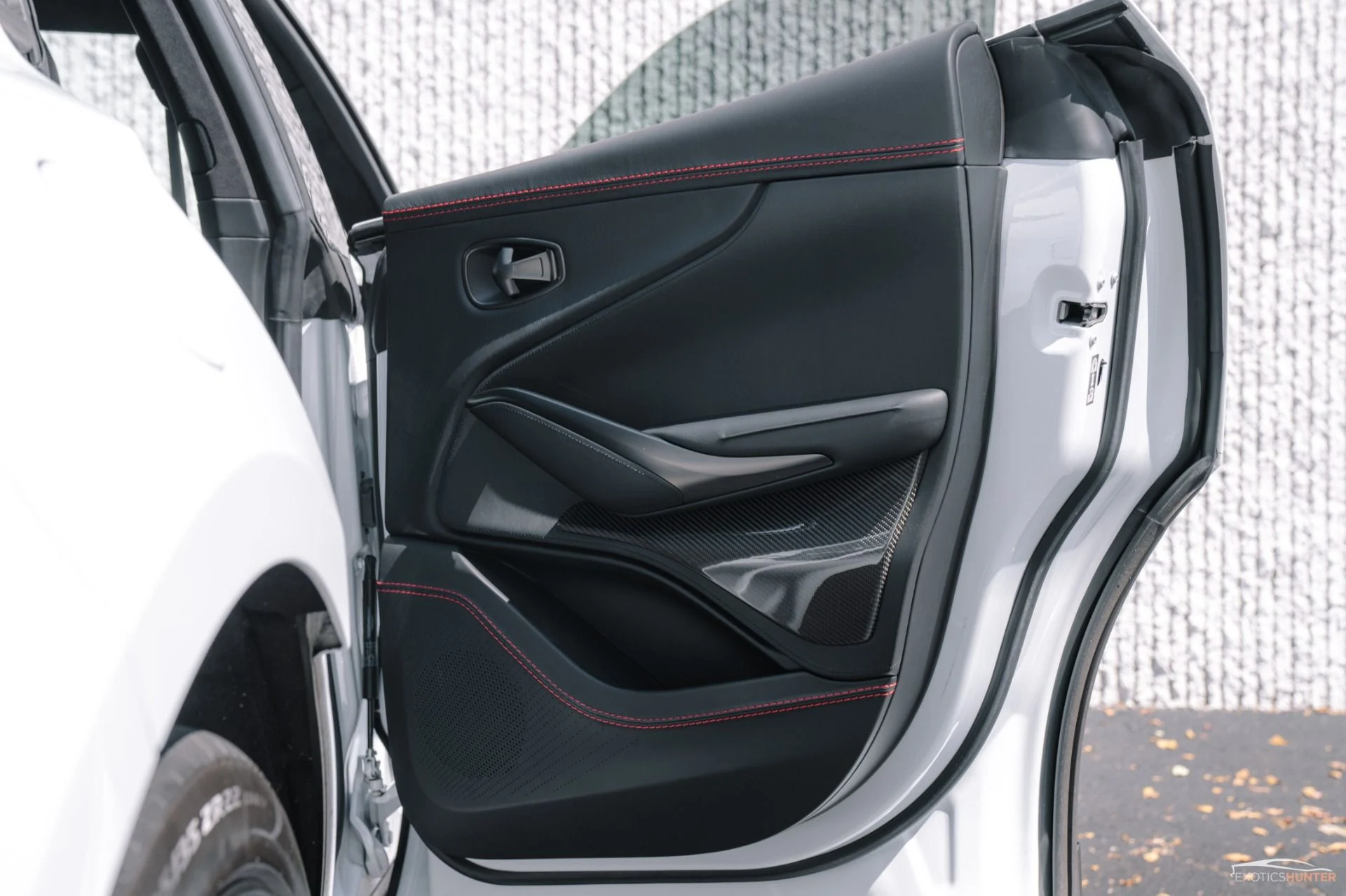 mph031_1771799455_Used_2021_Aston_Martin_DBX_225_K_MSRP_in_AML_Special_Paint_Black_Pack_DB_Elegance_Pack_1741980813_23c594dec6