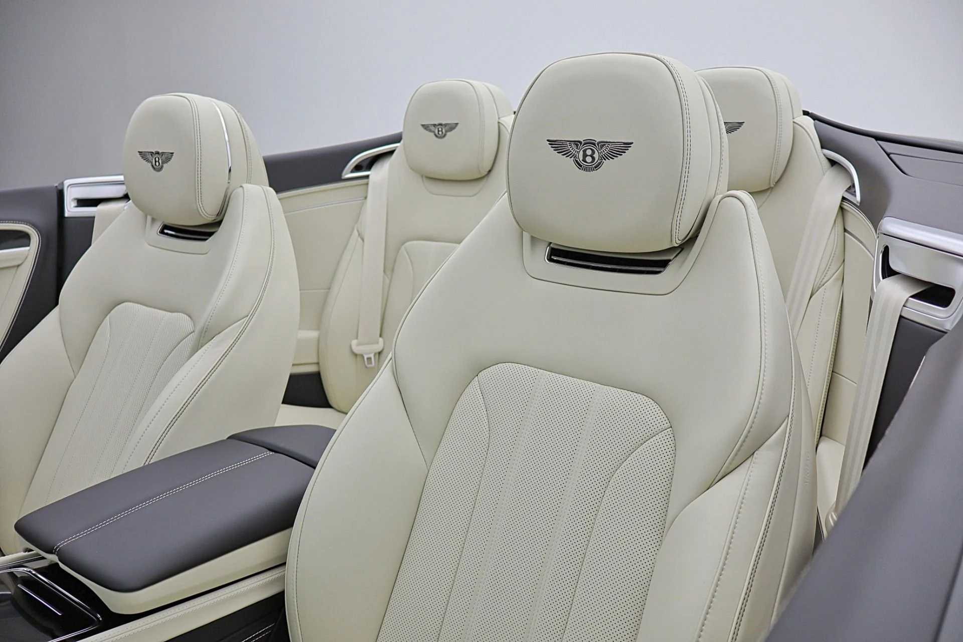 mph031_1785160190_New_2026_Bentley_Continental_GTC_079f355602