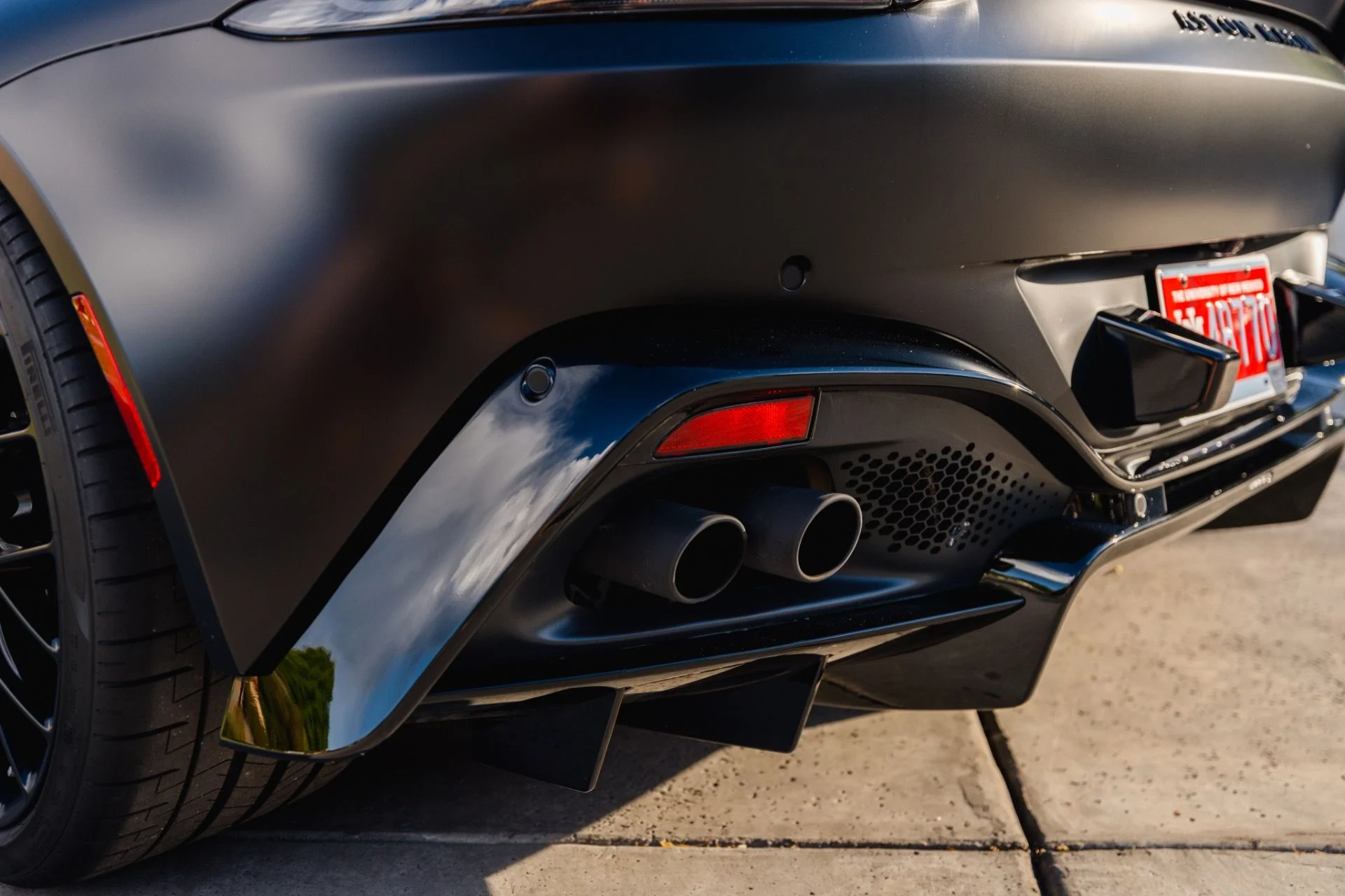 mph031_1786361827_Used_2023_Aston_Martin_Vantage_F1_Edition_1715792314_983bb2227d