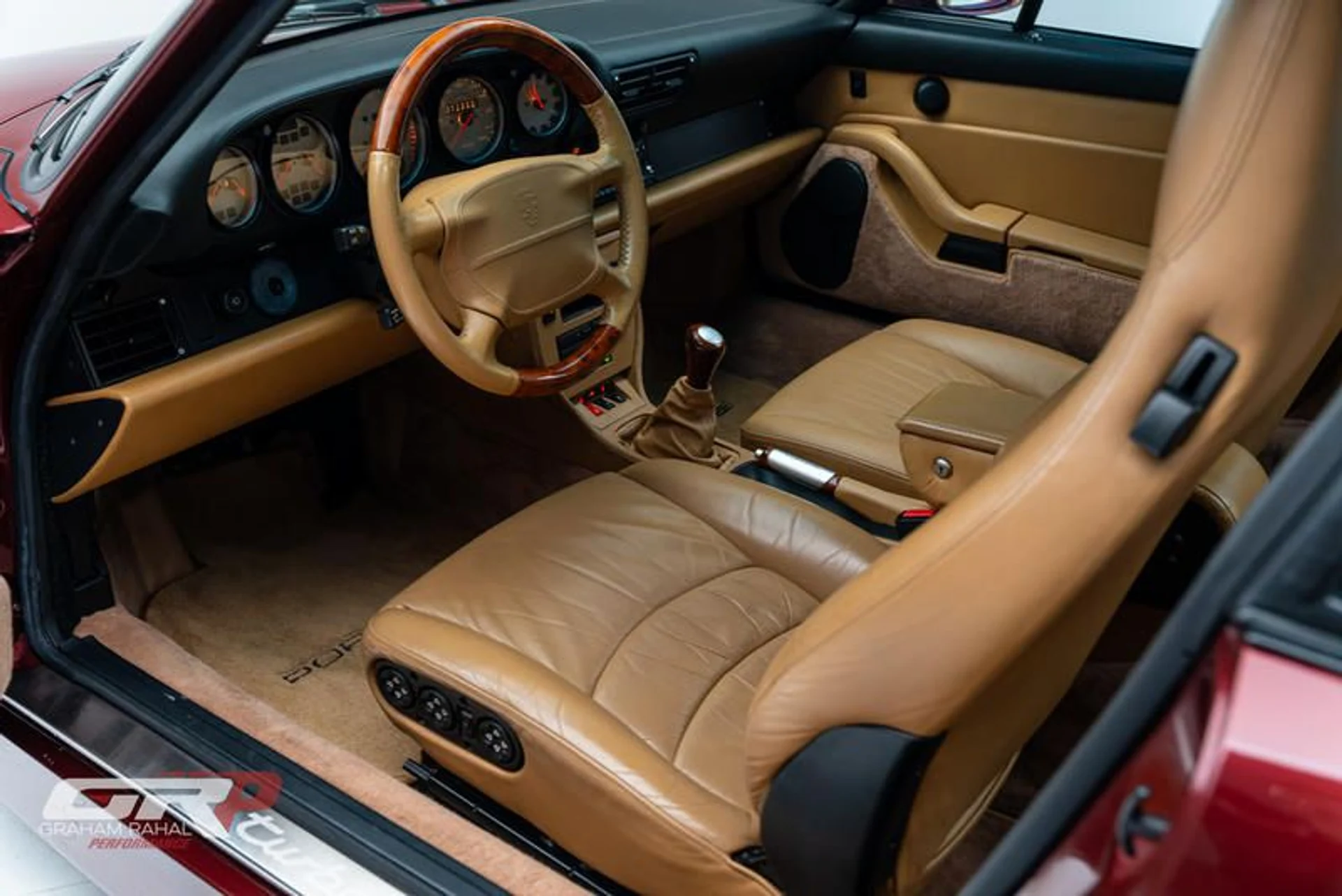 mph031_1788372704_15789851_56_A2_4300_8912_153581_F0_BF_9_B_942d5d67d9