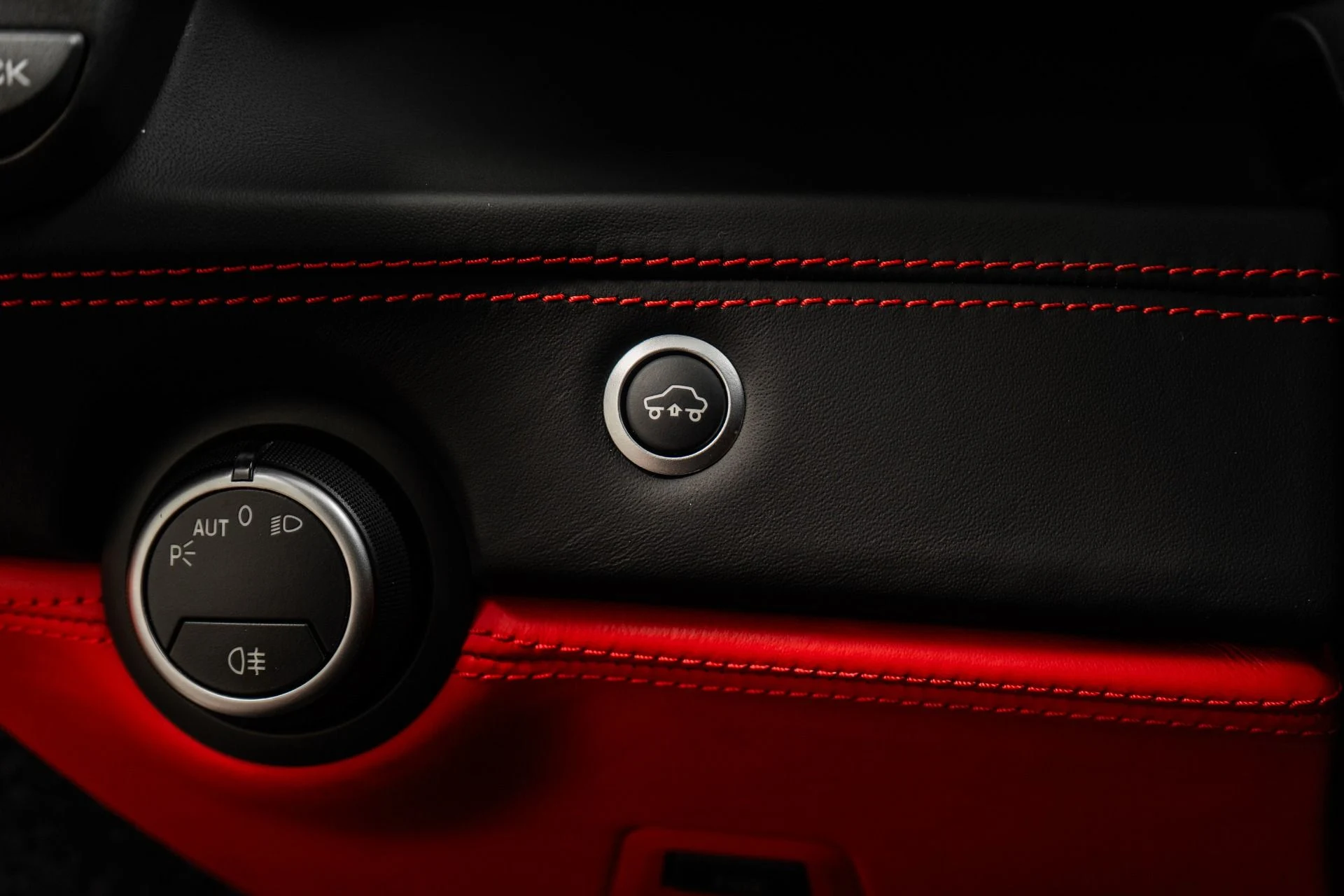mph031_1788975666_Used_2018_Ferrari_488_GTB_1760465910_f700ad66e1