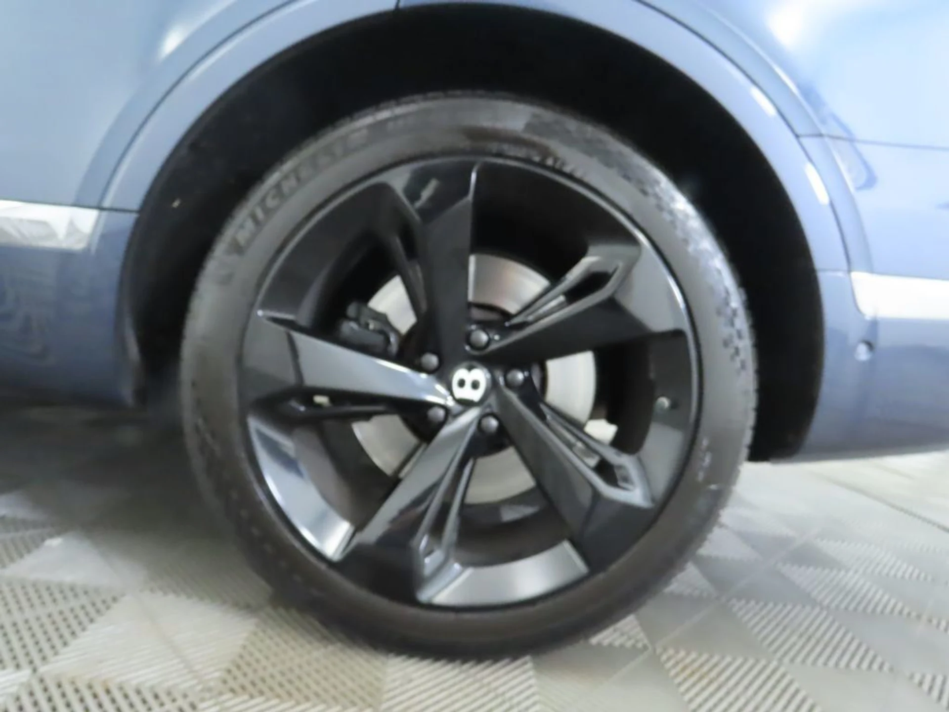 mph031_1818586920_used_2019_bentley_bentayga_v8awd_8119_22979397_32_1024_d4b2c6158c