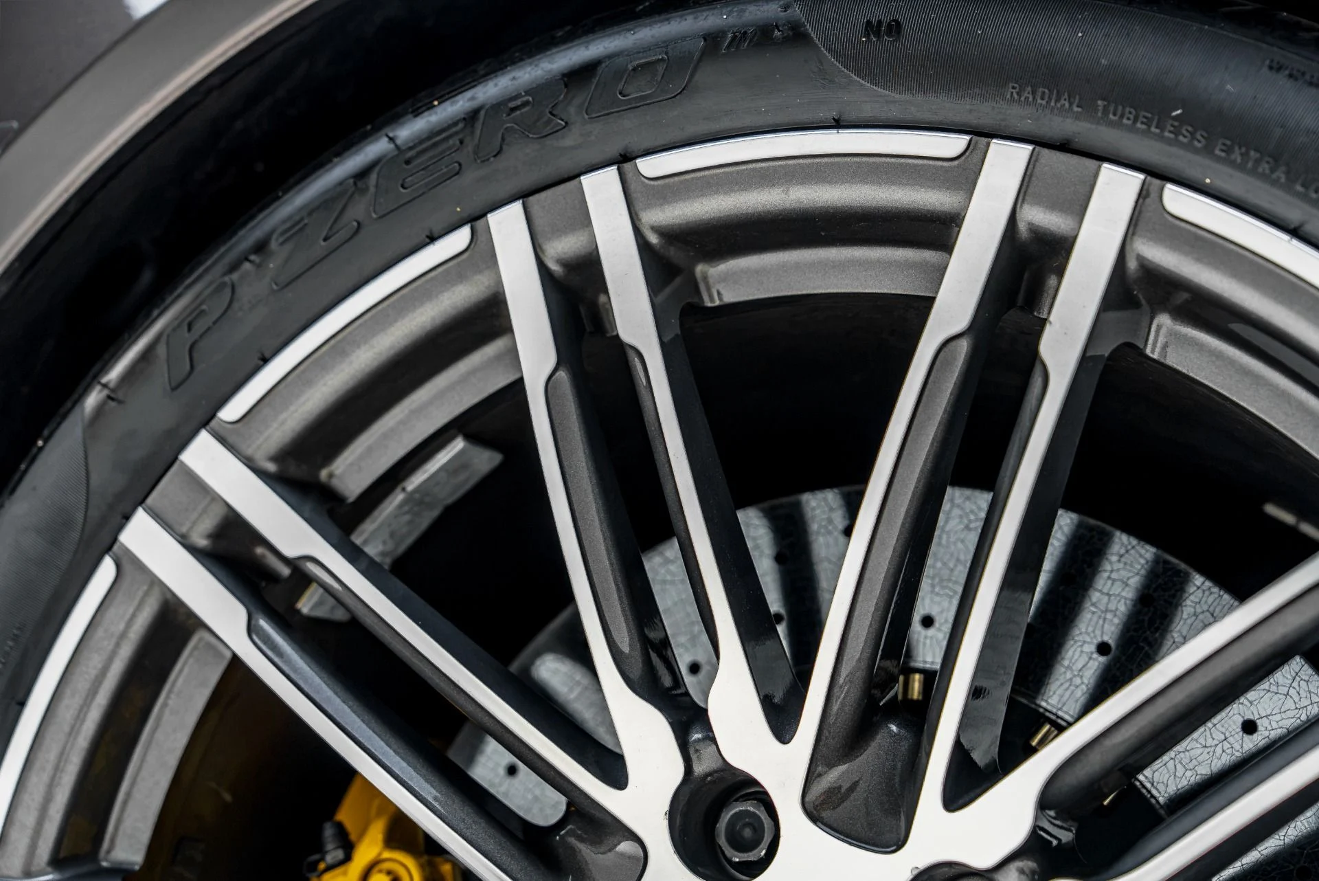 mph031_1820257752_Used_2015_Porsche_911_Turbo_S_1783626508_ed0374003e