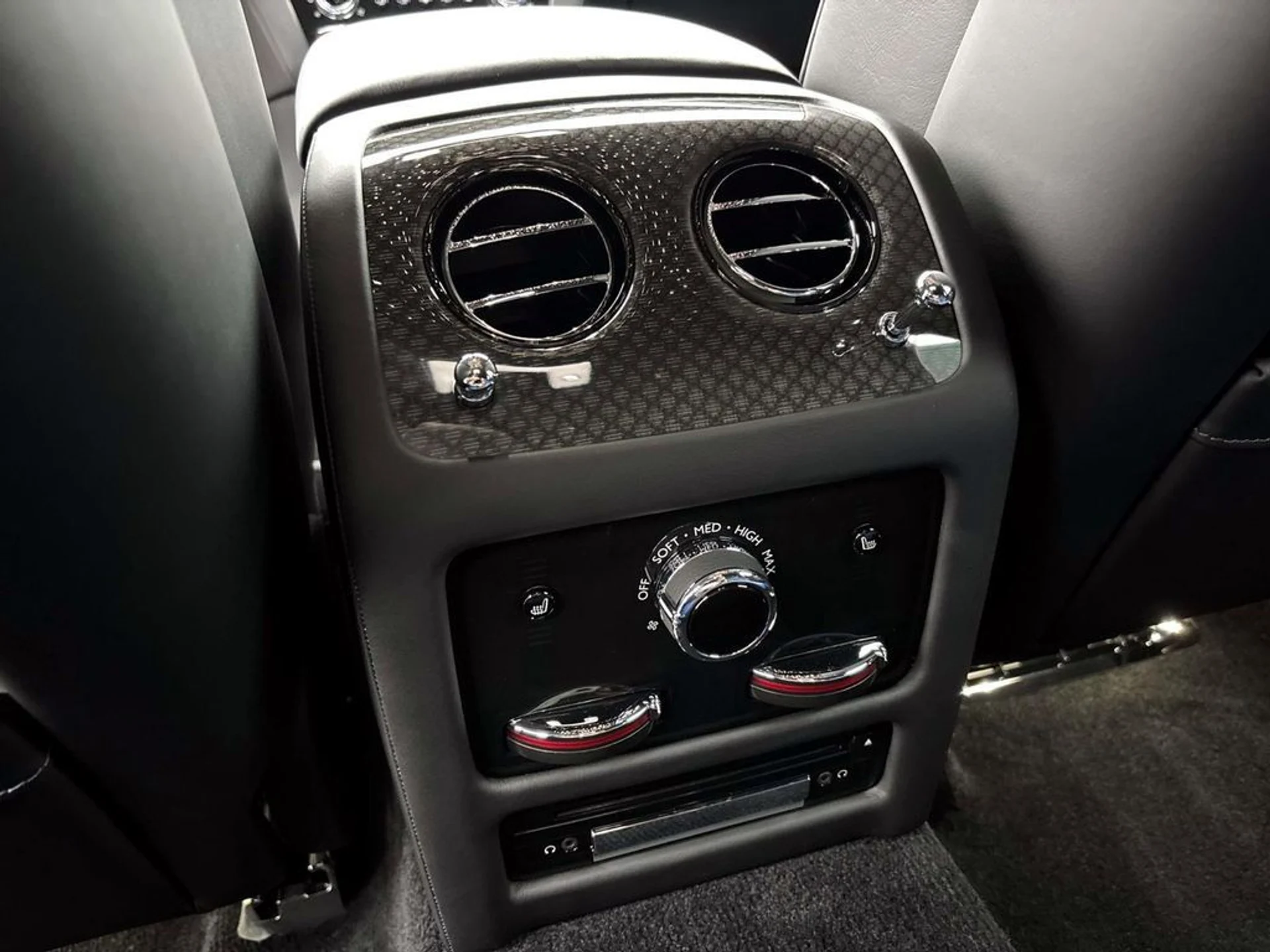 mph031_1824255937_80f9c89e2183114c1d62371110a4381cx_927bf1eab8